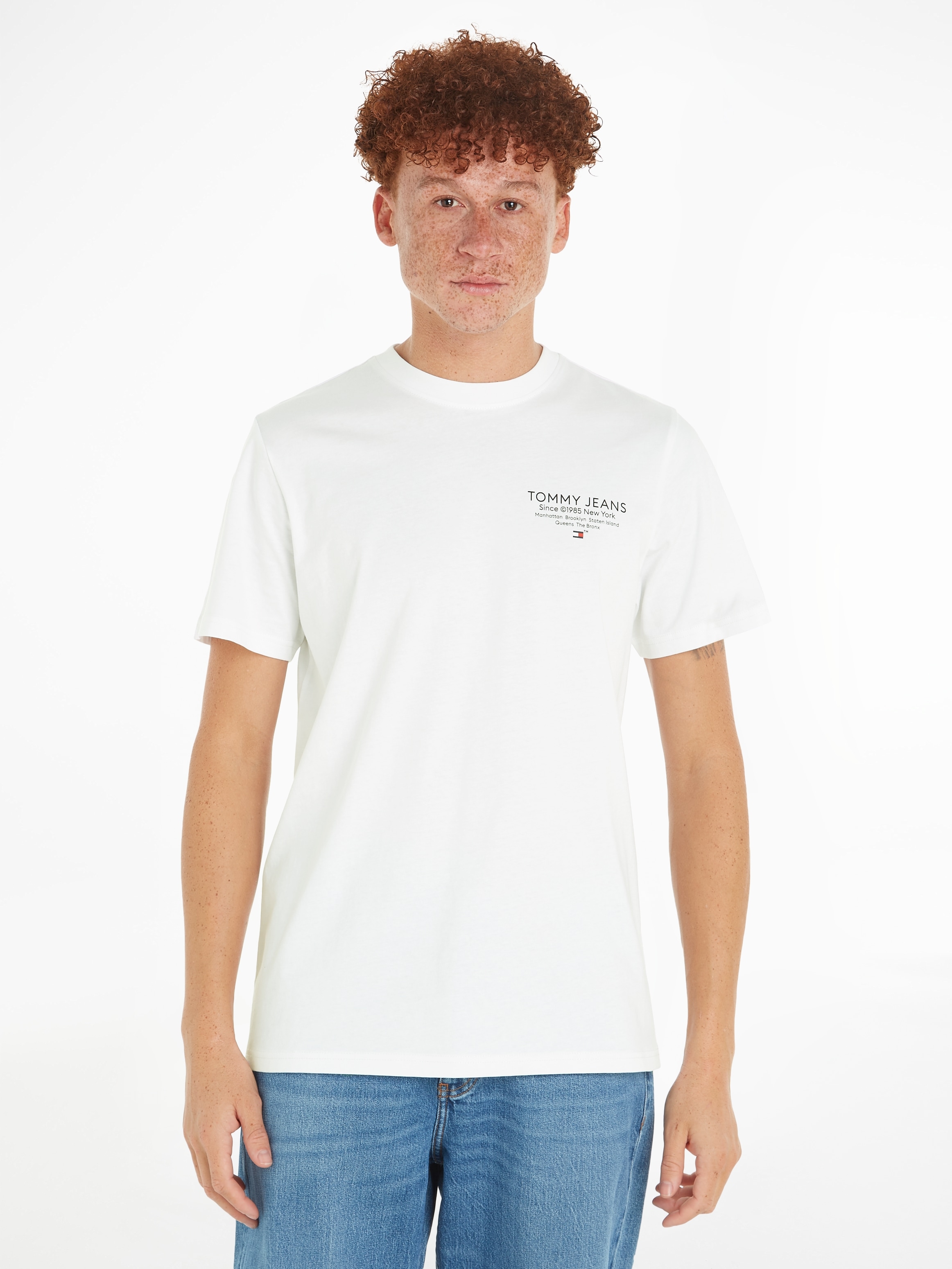 T-Shirt »TJM SLIM ESSTNL GRAPHIC TEE EXT«, mit Tommy Jeans Logodruck