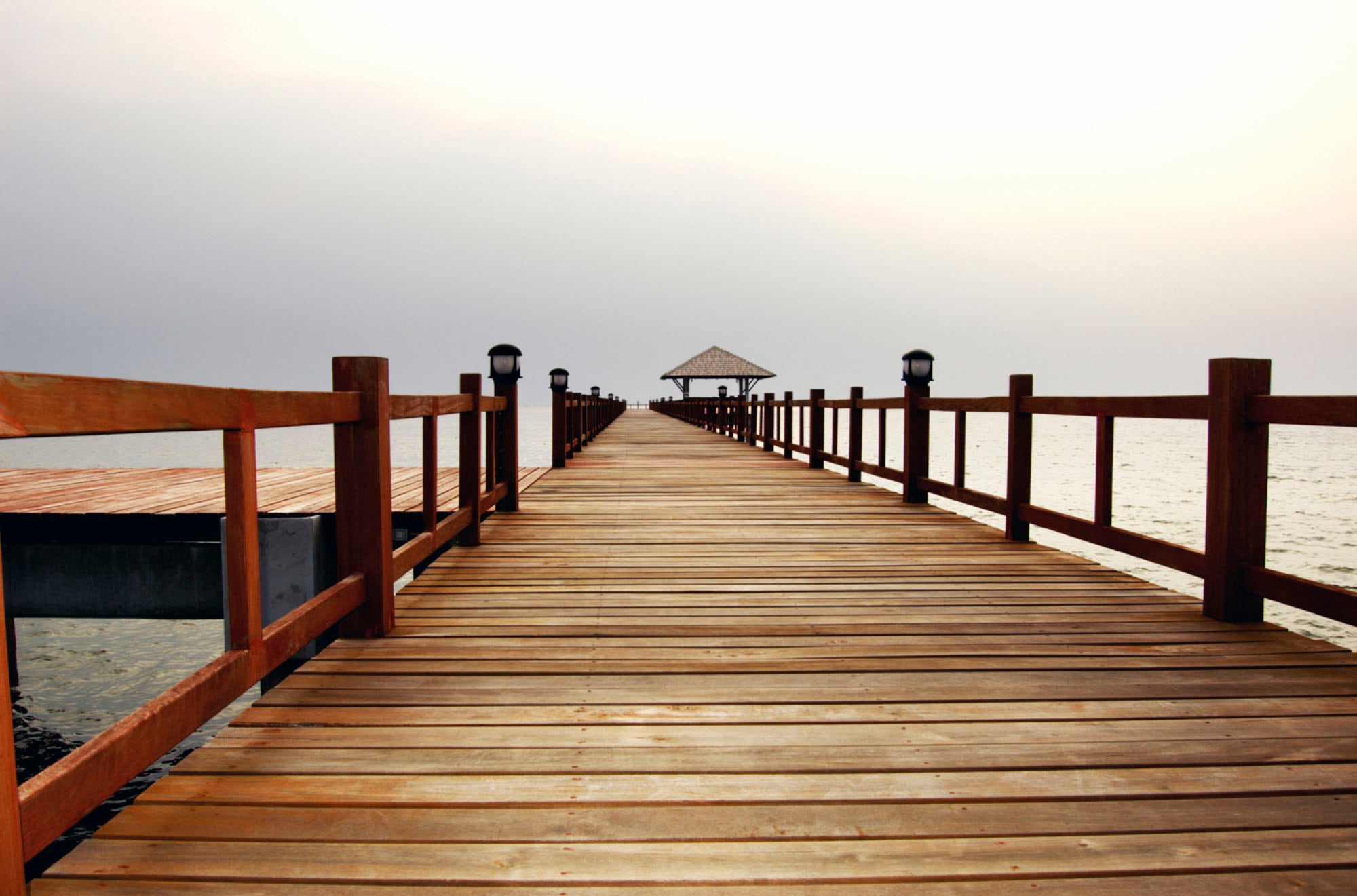 Image of queence Leinwandbild "Bali" Asien Bilder von Asien Brücken Landschaft Meer Meer Bilder Spa Spa Bilder Steg 1 Stk. tlg. Akustikbild mit sehr guten Schallabsorptions-Eigenschaften