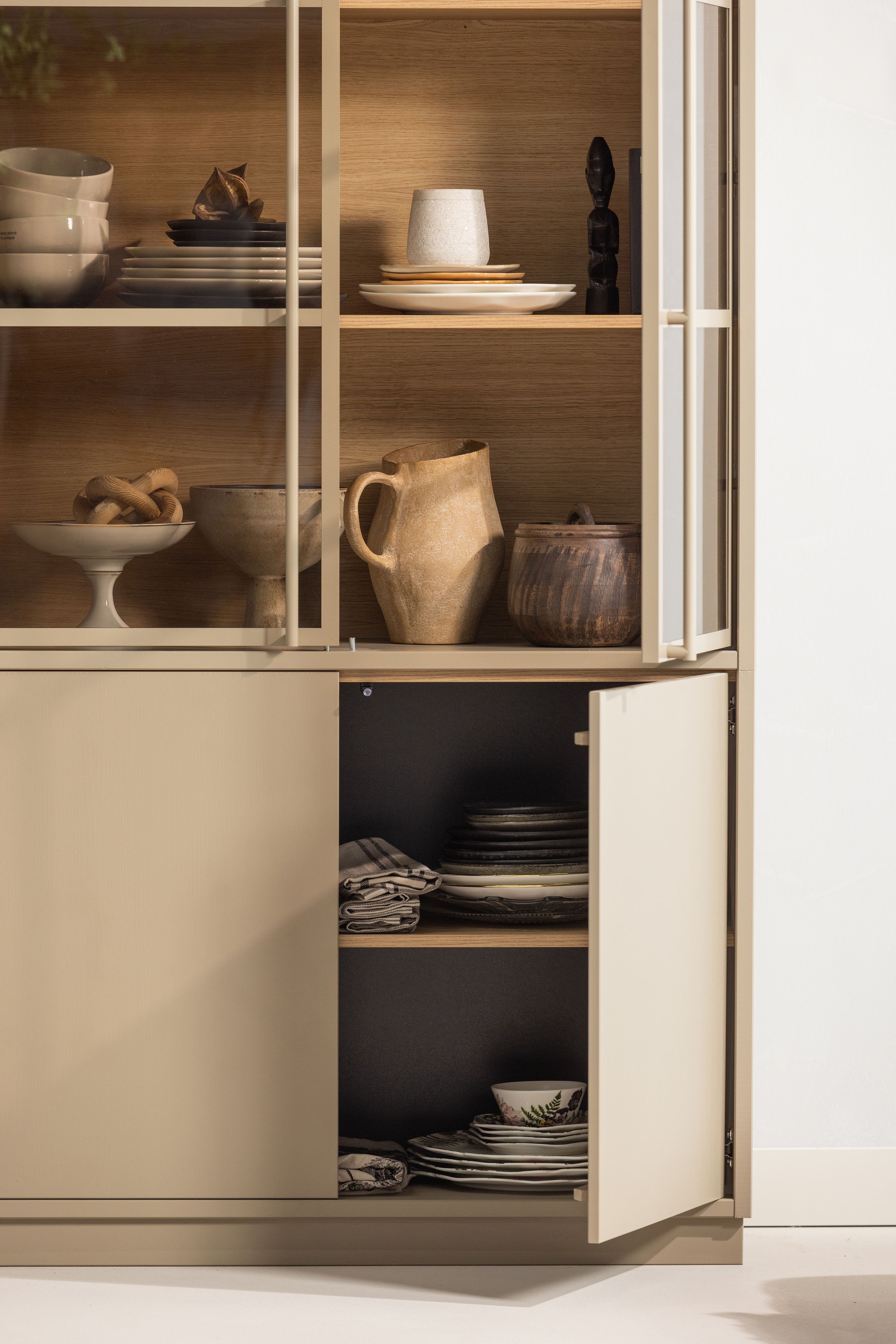 WOOOD Glasvitrine »Casa FSC® Mix Kiefernholz Glastüren mit Eichendekor 101x40x236 cm« Kratzfeste Melaminoberfläche, sichtbare Maserung, einfach zu montieren