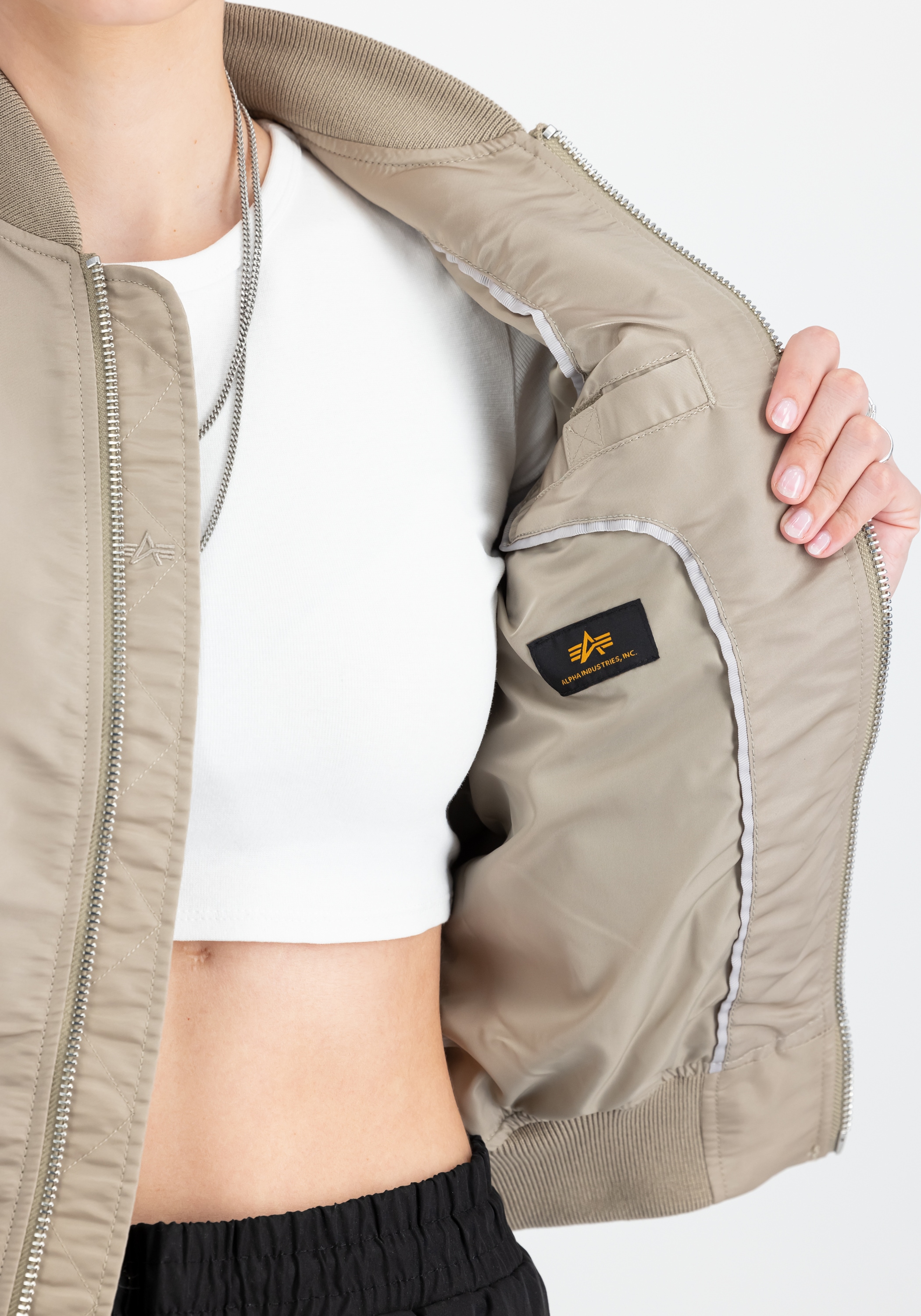 Alpha Industries Bomberjacke »Alpha Industries Women - Bomber Jackets MA-1 VF LW Wmn«