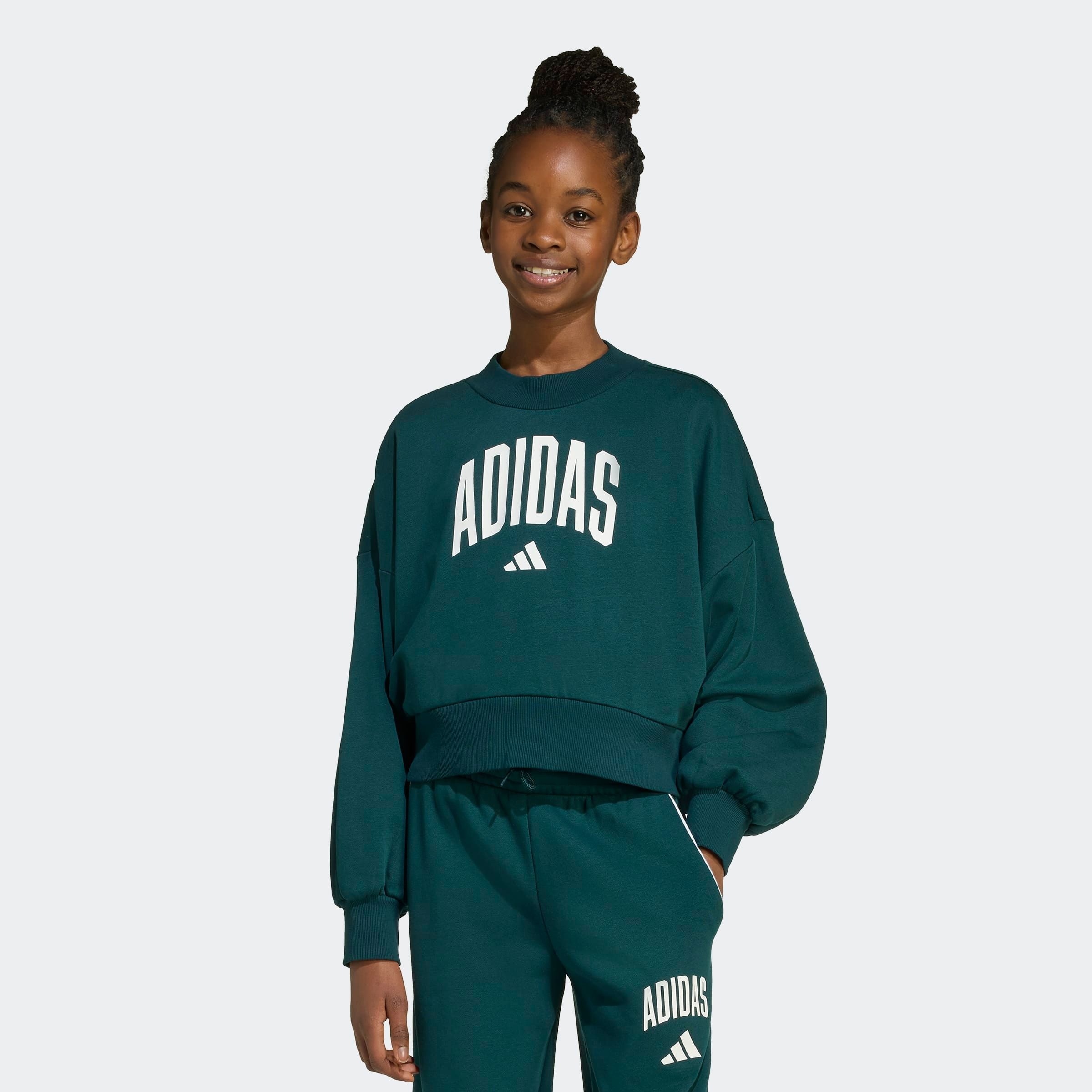 Image of adidas Sportswear Sweatshirt "SEASONALS ESSENTIALS COLLEGIATE TYPOGRAPHY CREWNECK KIDS", sportlicher Stil, ohne Verschluss, mit Rundhalsausschnitt