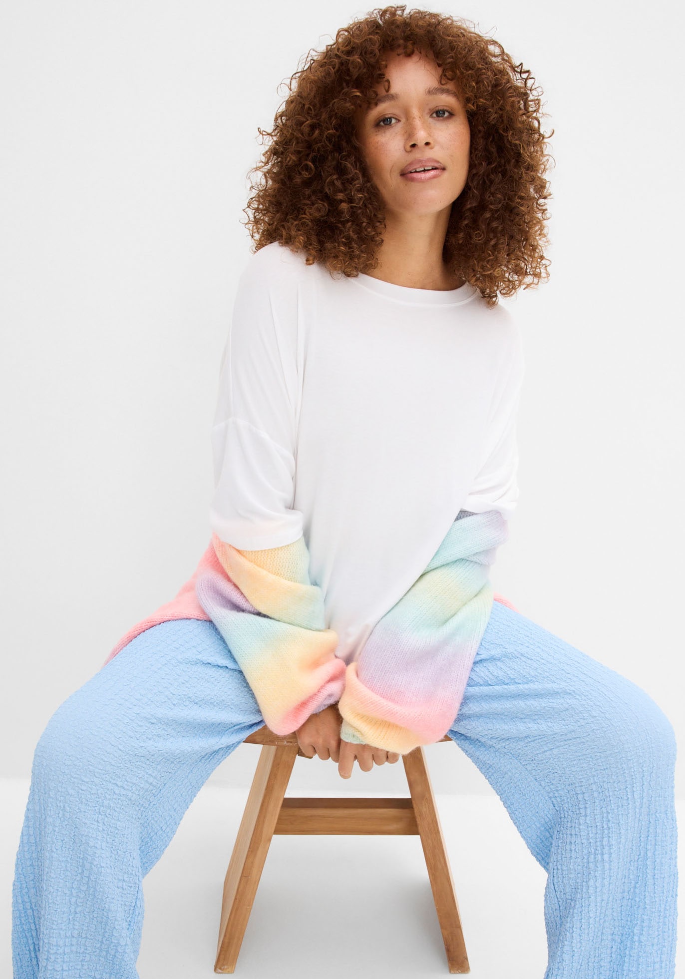 bonprix T-shirt oversize oversize Passform, Halbarm-Design, aus Viskose und Elasthan