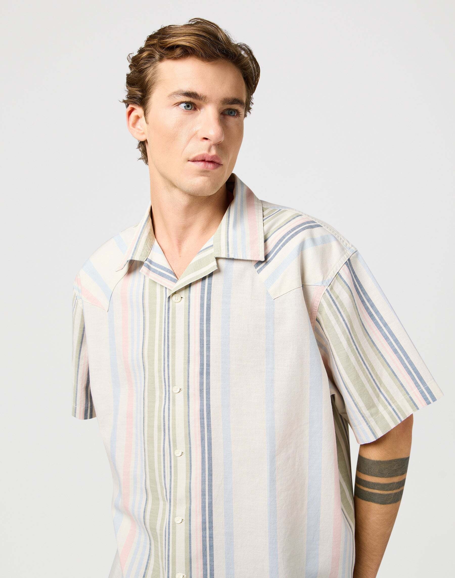 Wrangler Chemise à manches courtes »WRANGLER Kurzarmhemd Ss W Resort Shirt«