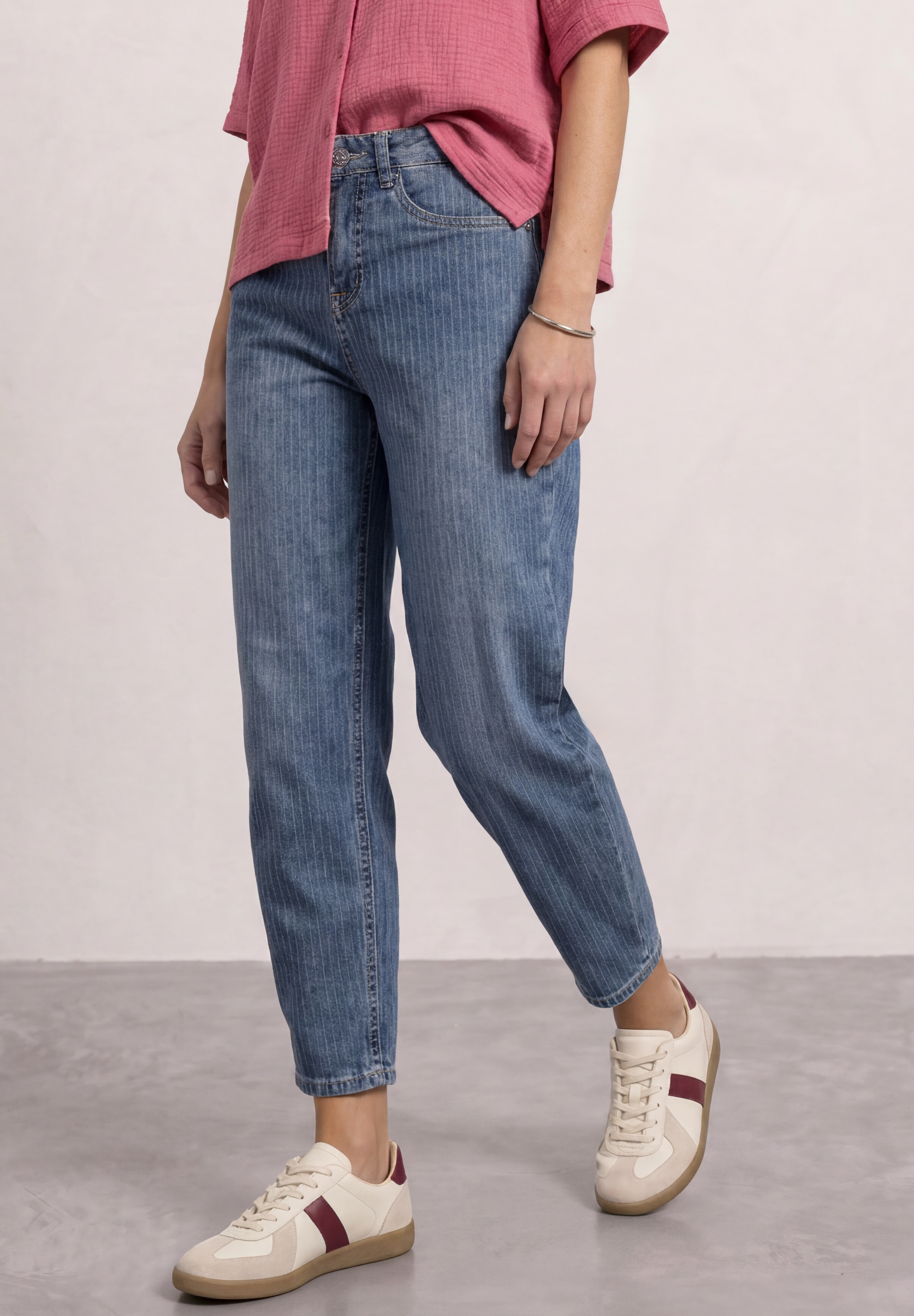STREET ONE Jeans loose fit »Style Karlie« Avec pantalons barrel leg et effet rayé