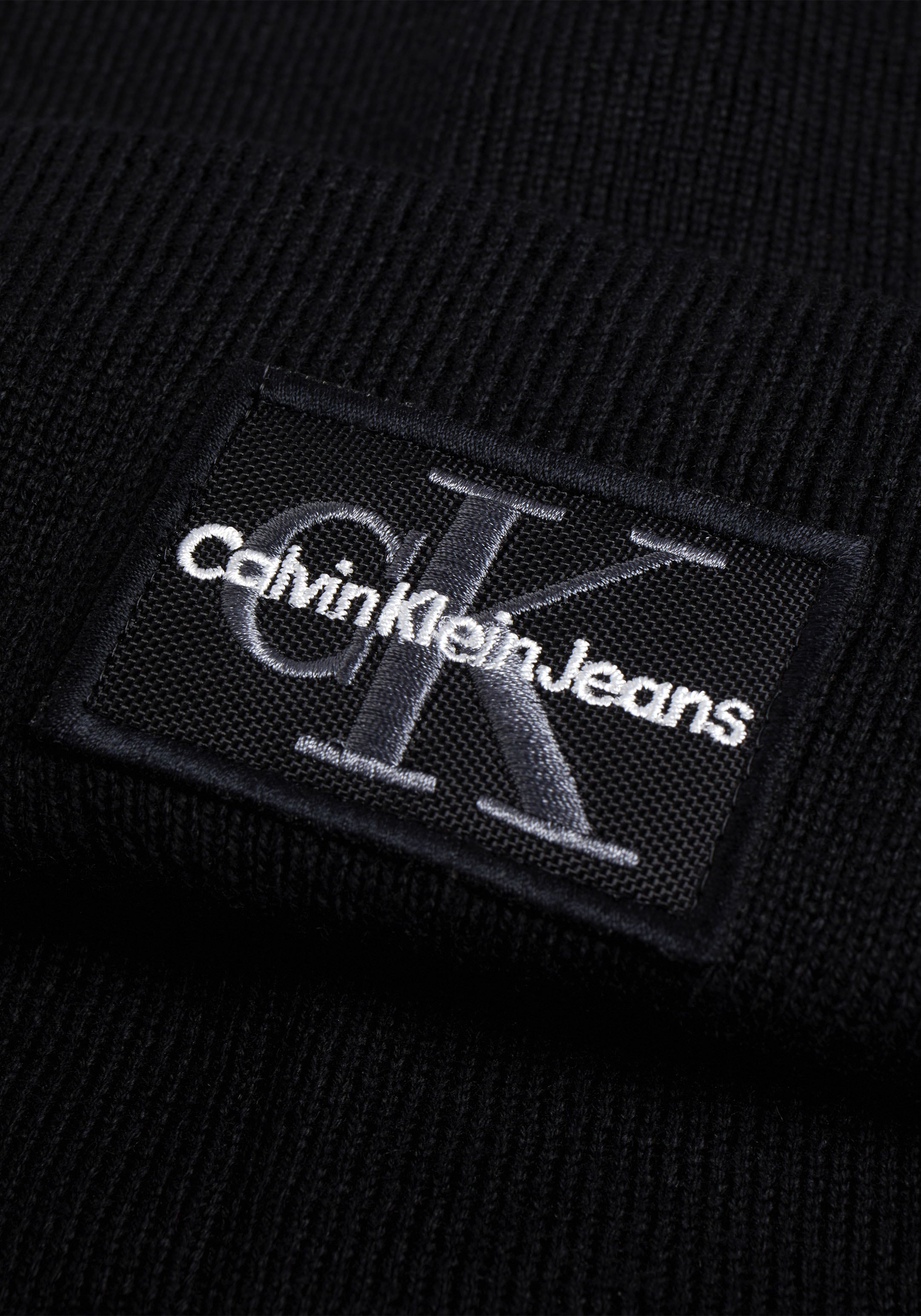 Calvin Klein Jeans Beanie »MONO LOGO PATCH BEANIE«, mit Logopatch