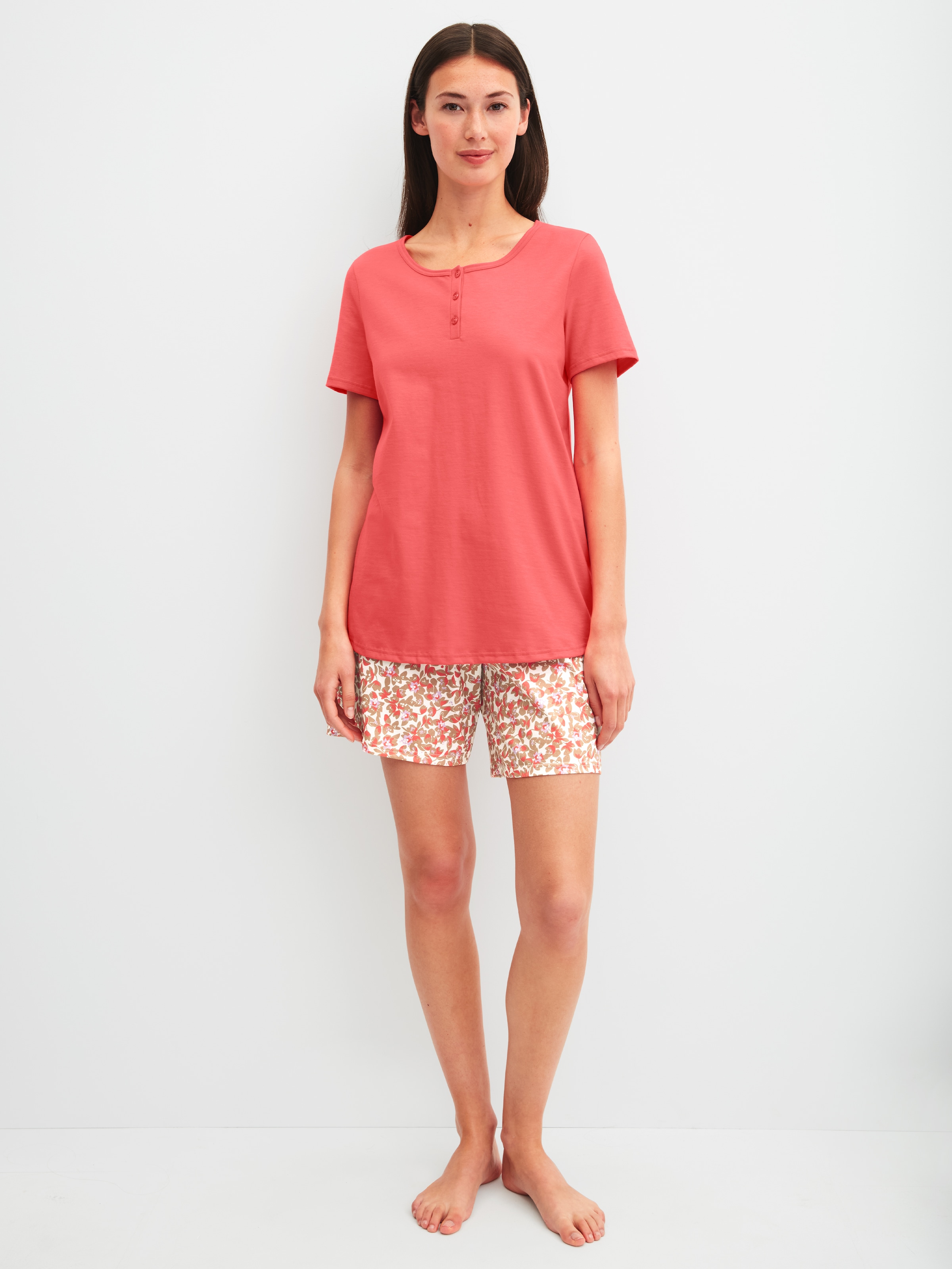 Image of CALIDA Shorty "Flower Nights" 2 mit Rundhalsausschnitt, Kurzarm und geblümten Shorts