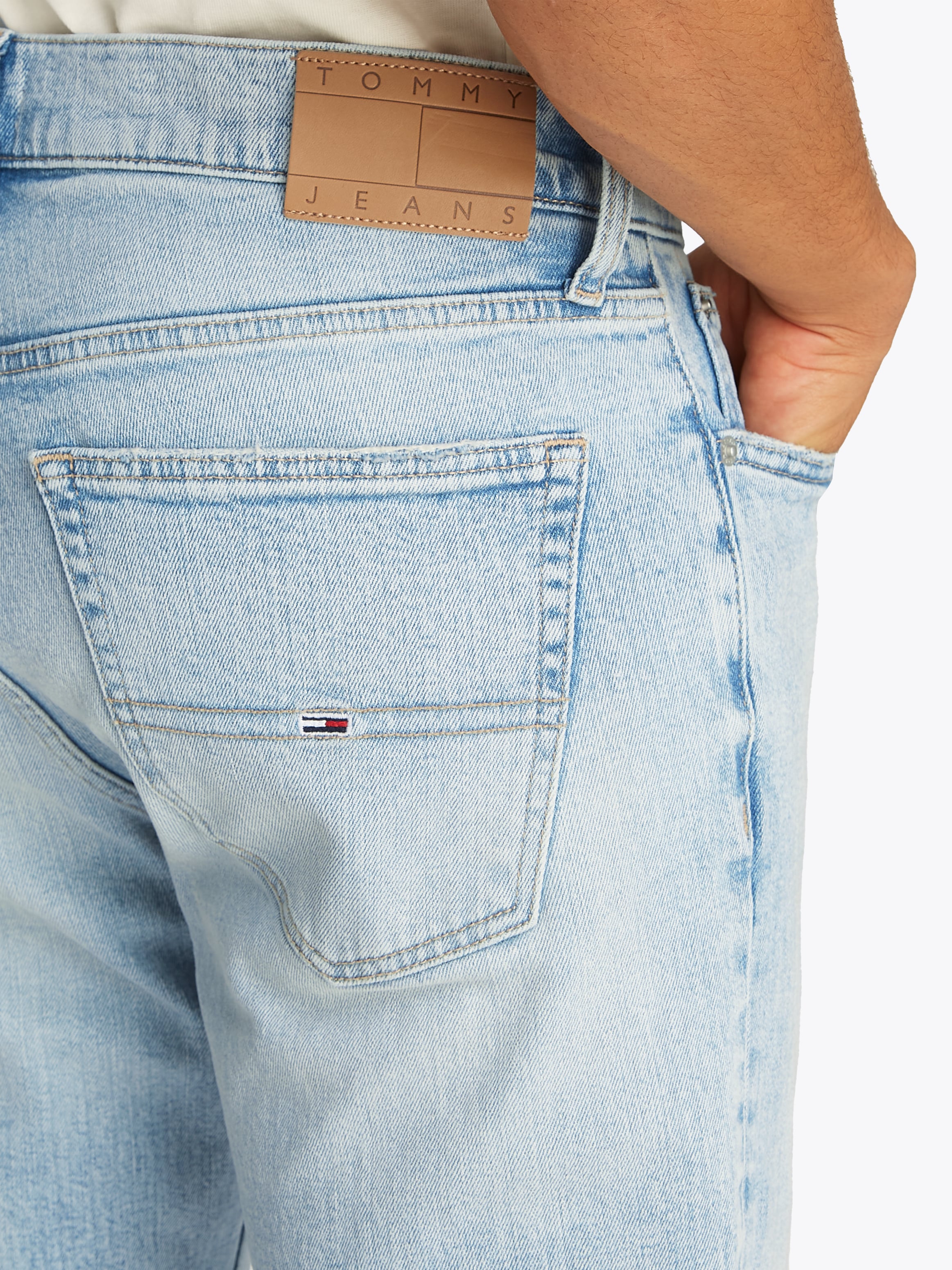 Tommy Jeans Jeans slim »Austin Slim Tapered« zum Knöchel hin schmaler werdende Jeans mit mittlerer Leibhöhe