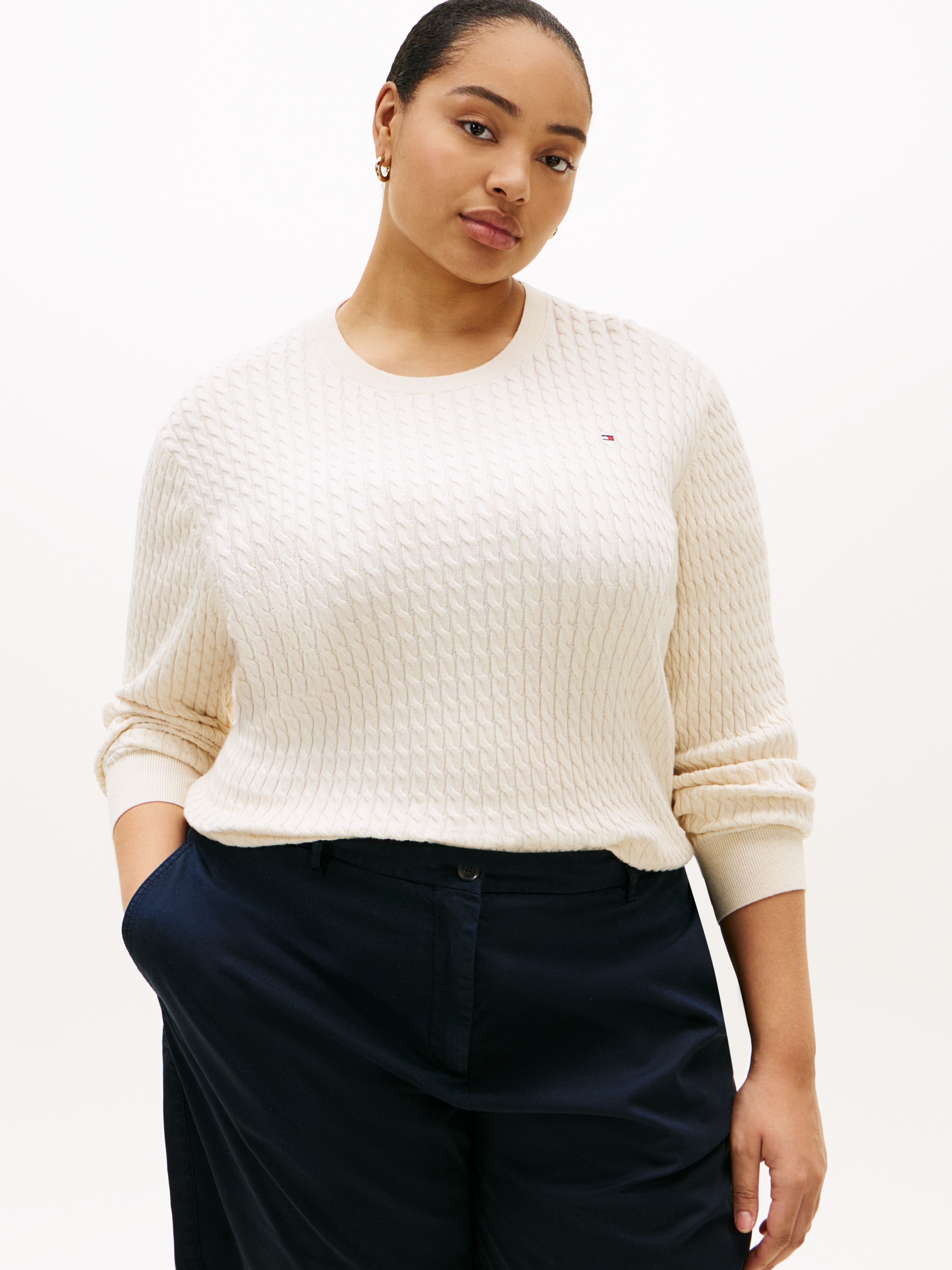 Image of Tommy Hilfiger Curve Rundhalspullover "CRV CO CABLE FINE GG CNK SWEATER" in grossen Grössen, mit Zopfmuster