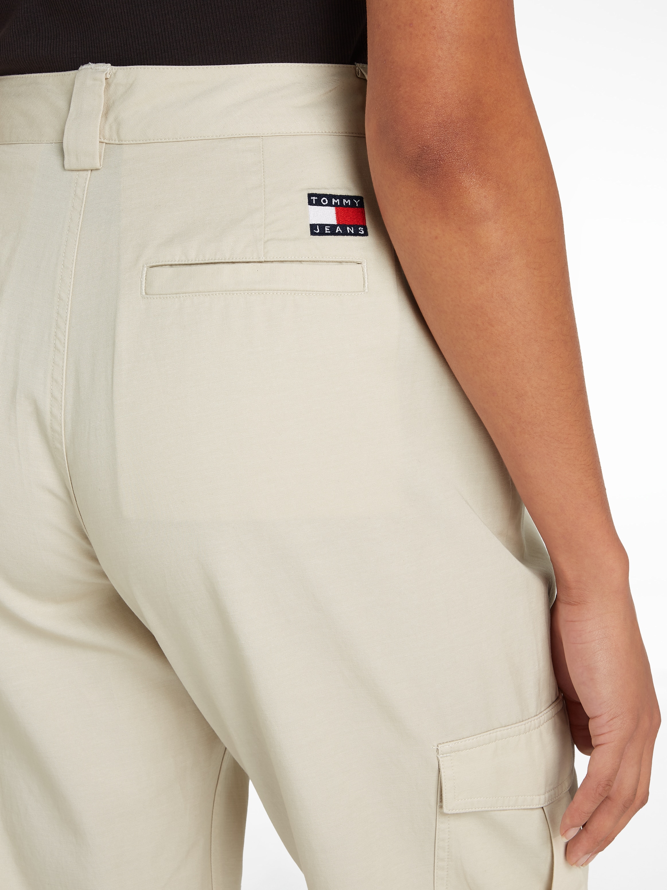 Tommy Jeans Cargohose »TJW STRETCH MR CARGO PANT«, im modischem Cargo-Form