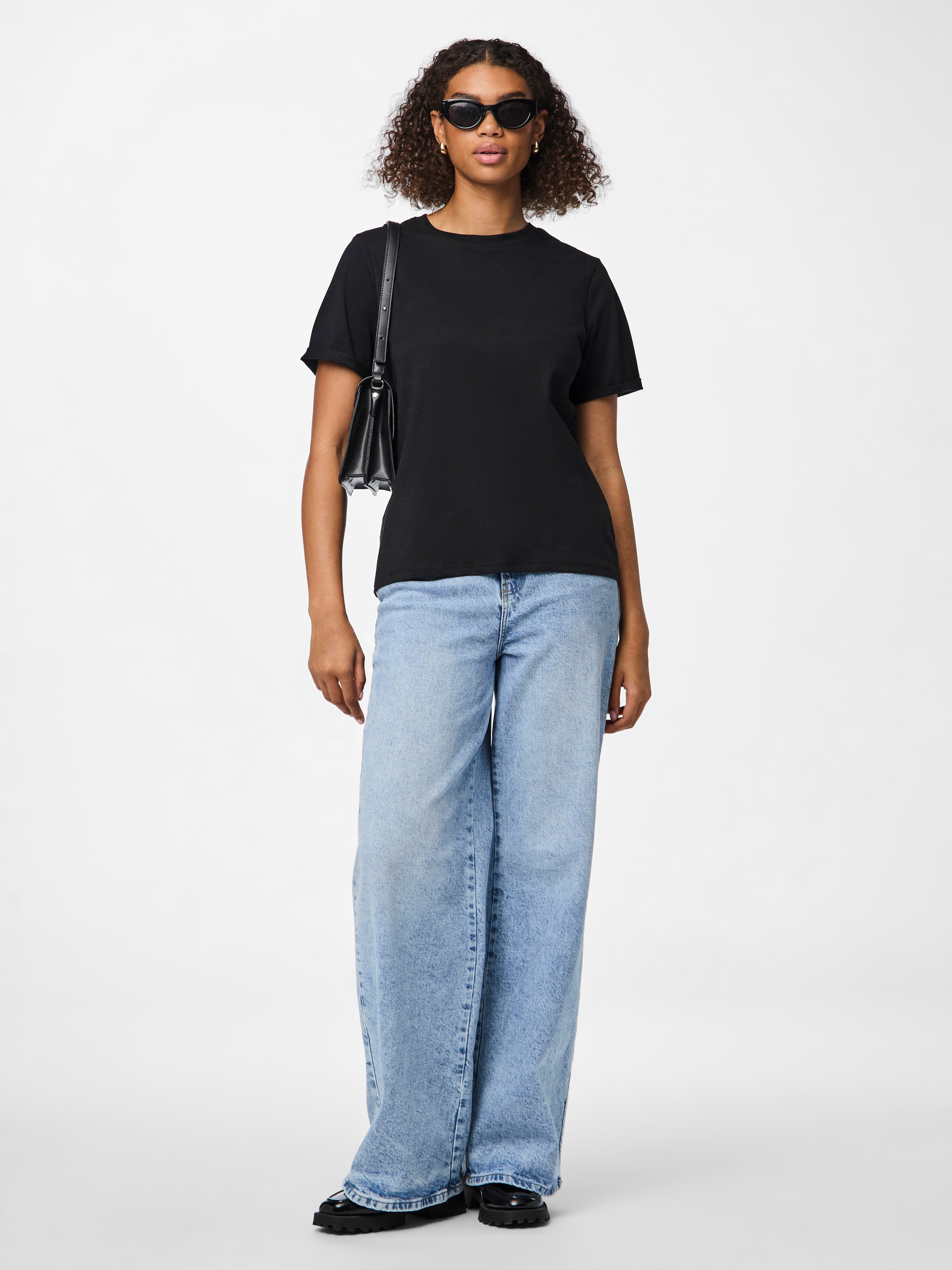 pieces Shirt à col rond »PCRIA SS FOLD UP SOLID TEE NOOS BC«