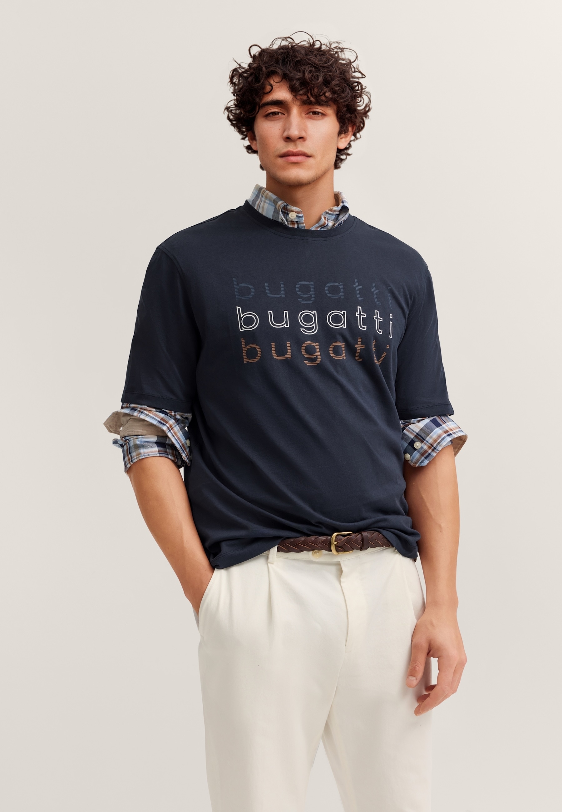 Image of bugatti T-Shirt mit einem bugatti-Print