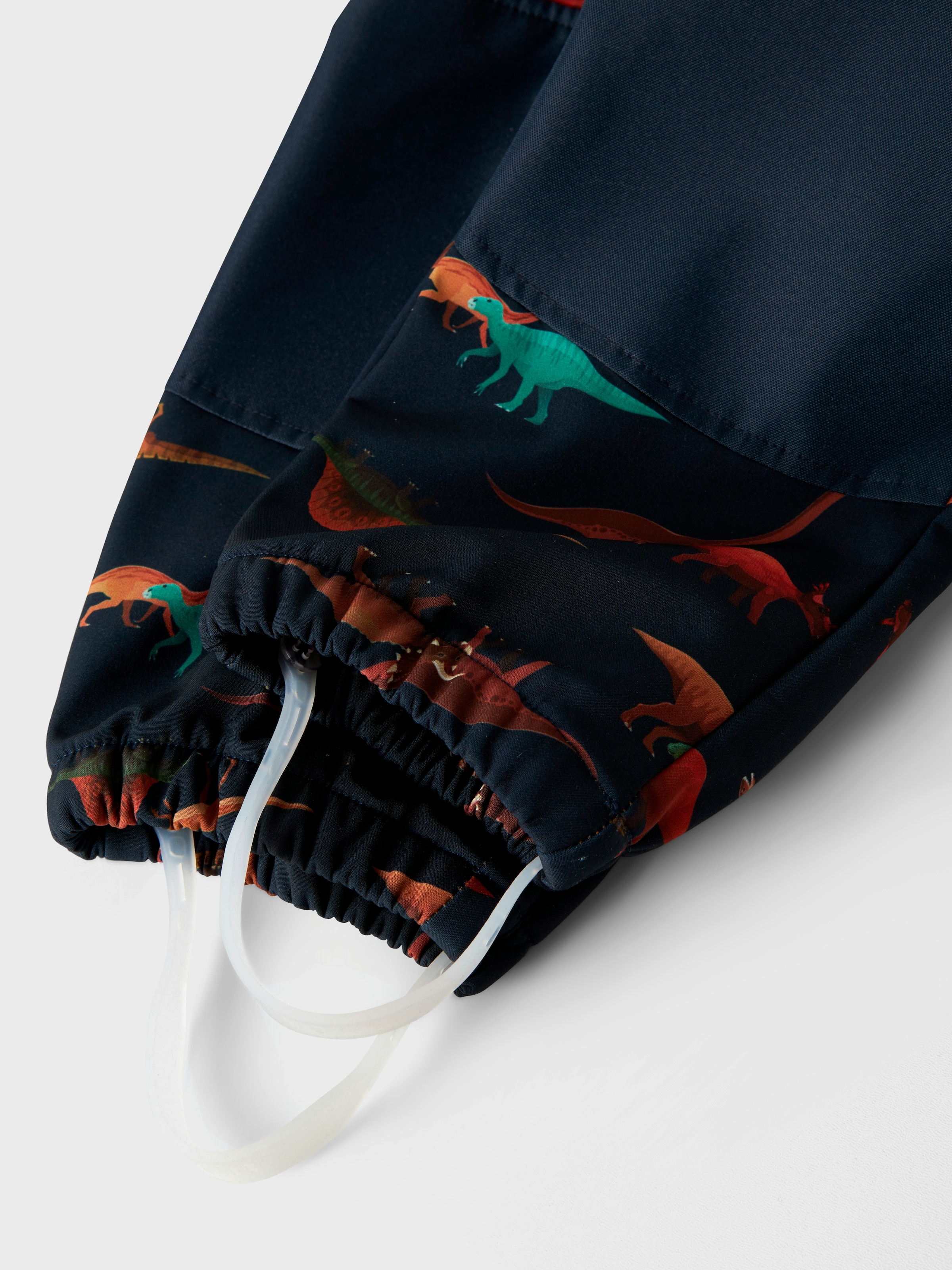 Name It Combinaison »NMMALFA08 SOFTSHELL SUIT AOP 1FO NOOS« mit dekorativen und reflektierenden Details