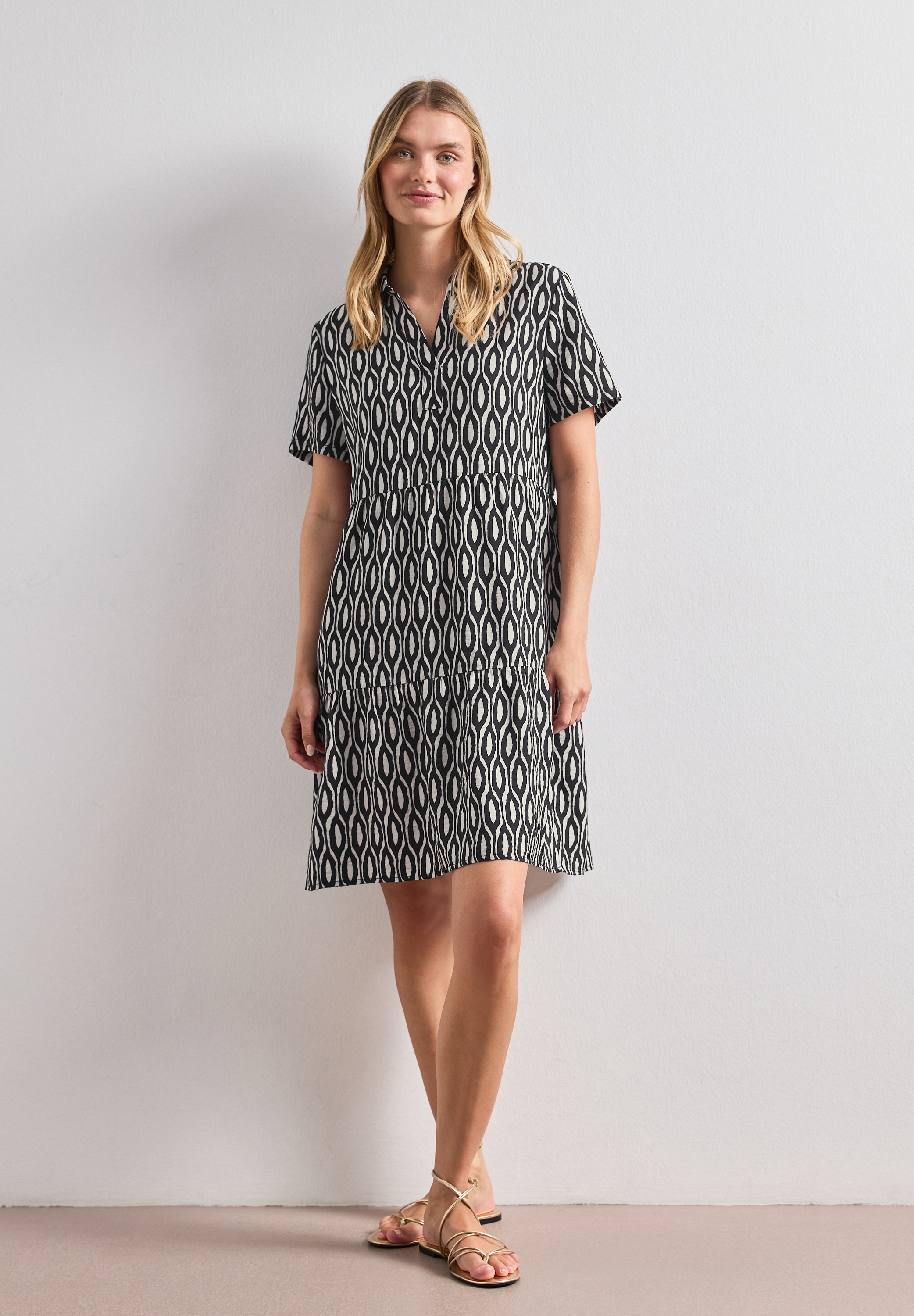 STREET ONE Robe imprimée Sans poches Knielanges Sommerkleid, Kurzarm, bedruckt