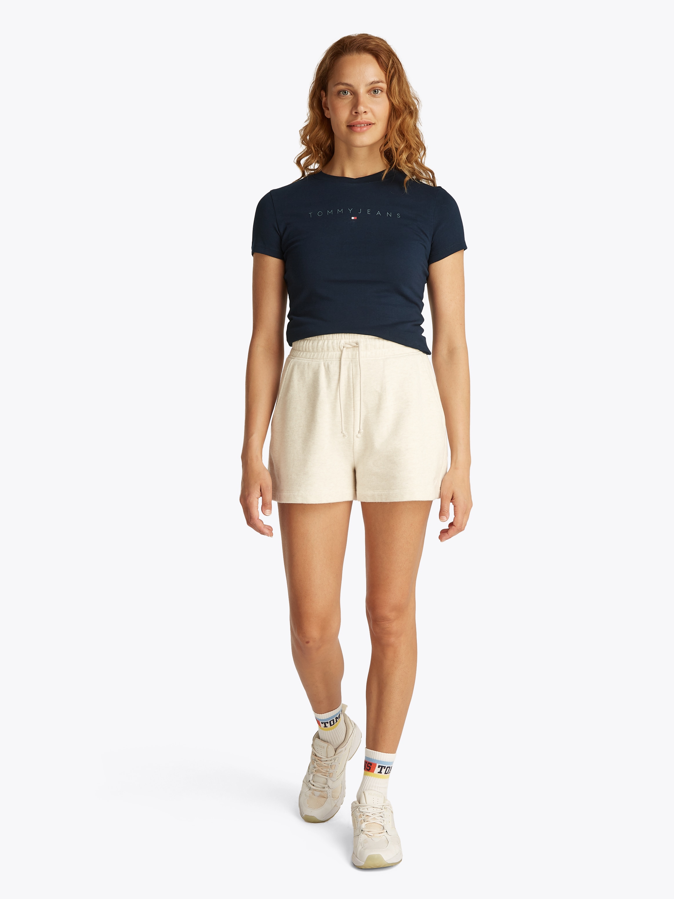 Tommy Jeans Curve T-Shirt »TJW SLIM TONAL LINEAR TEE EXT«, in Grossen Grössen, Logodruck, Figurbetont