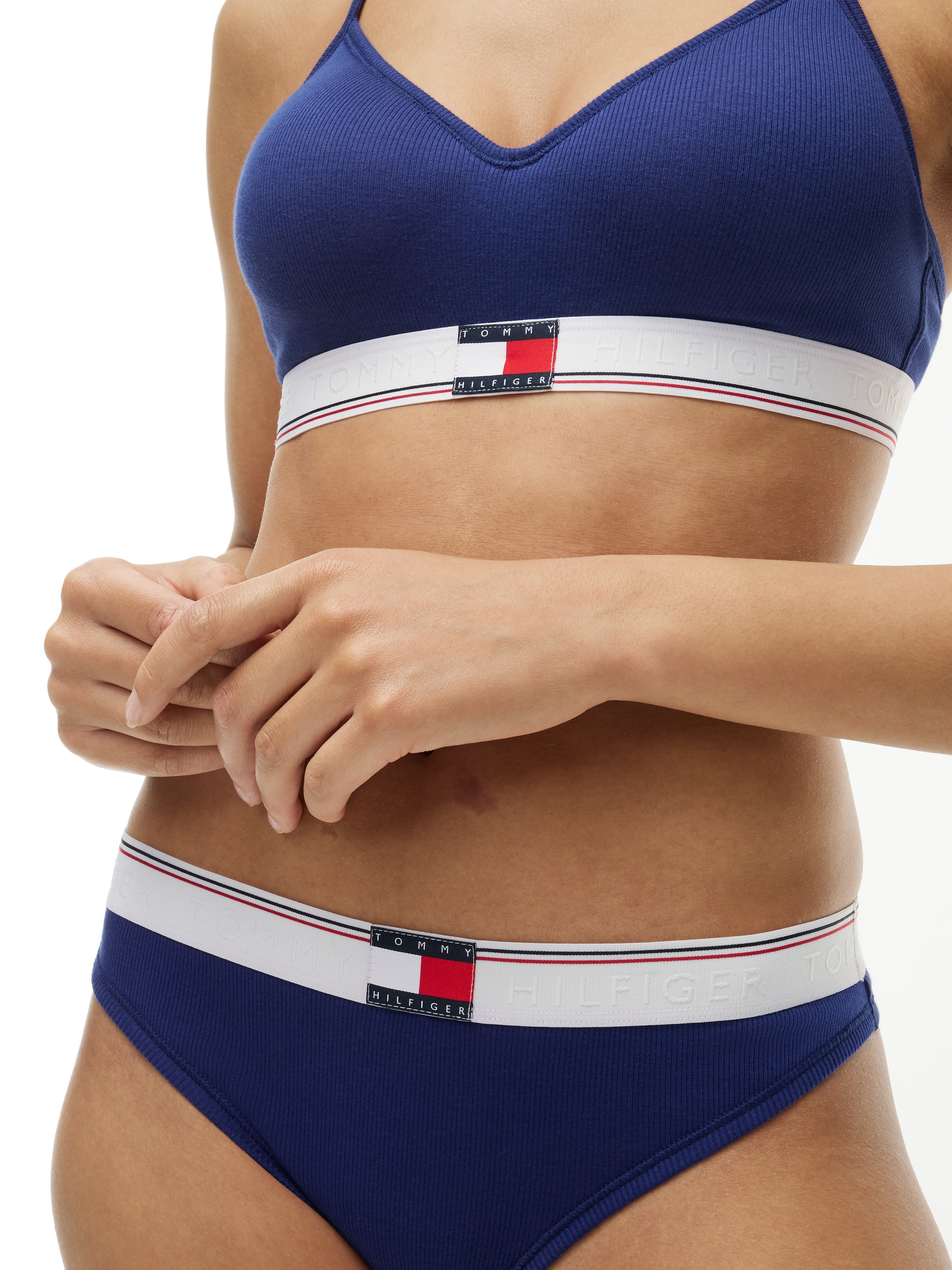 Tommy Hilfiger Underwear String »VARSITY RIB« elastischer Bund, körpernahe Form
