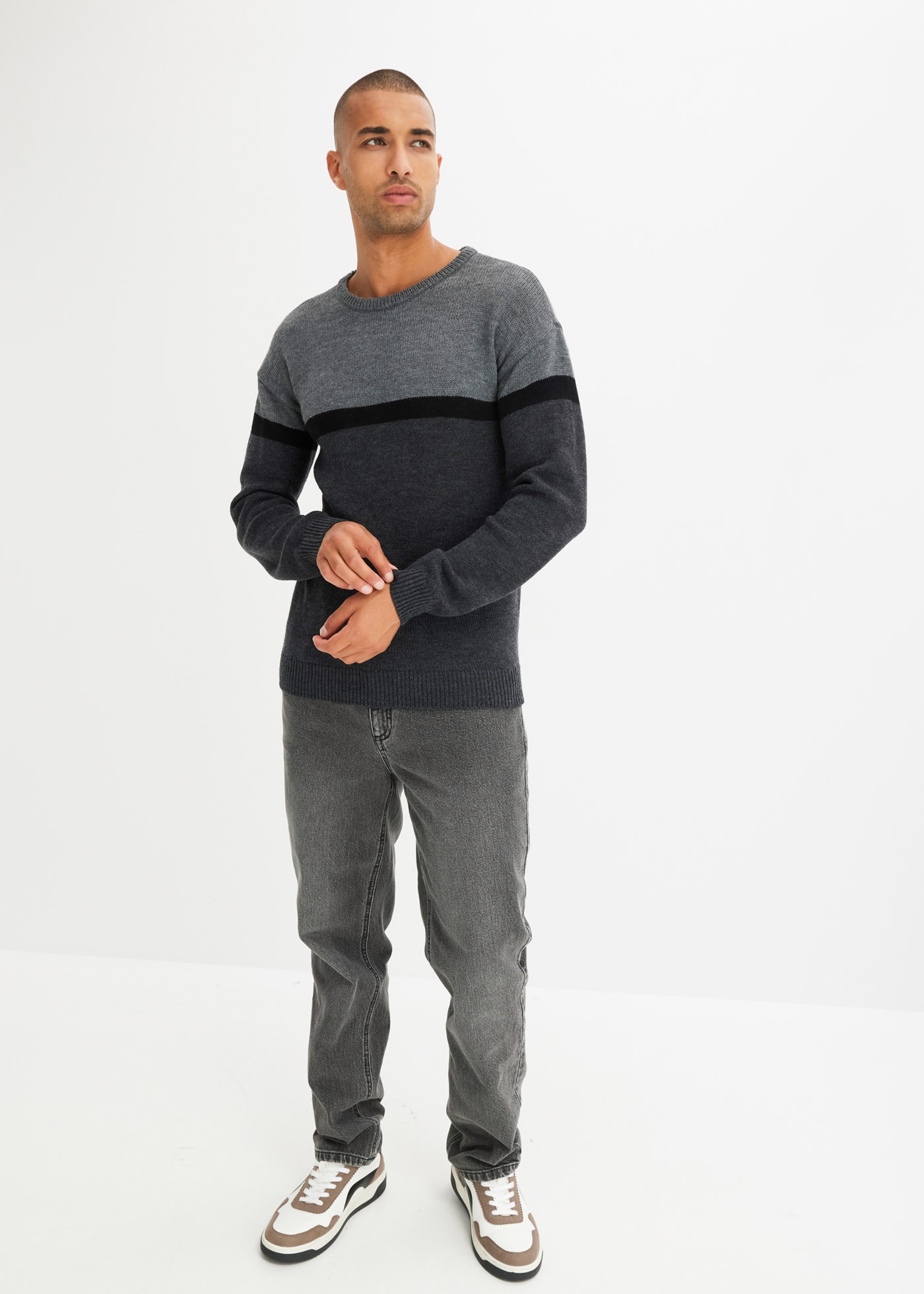 bonprix Pull en tricot aus Polyacryl, mit Rundhalsausschnitt, Regular Fit