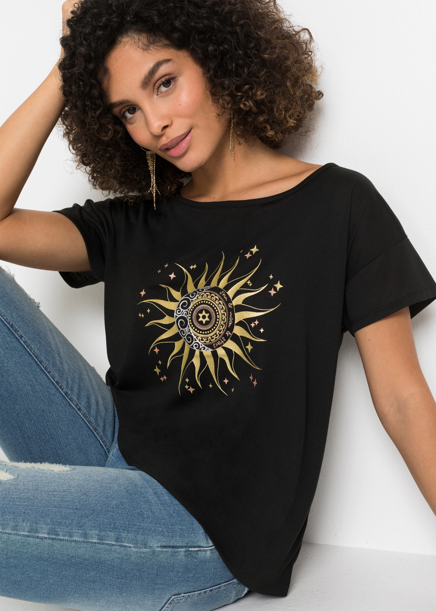 bonprix T-shirt »Shirt mit Metallic-Druck« lockere Passform, Kurzarm-Design, aus Polyester, mit Metallic-Druck