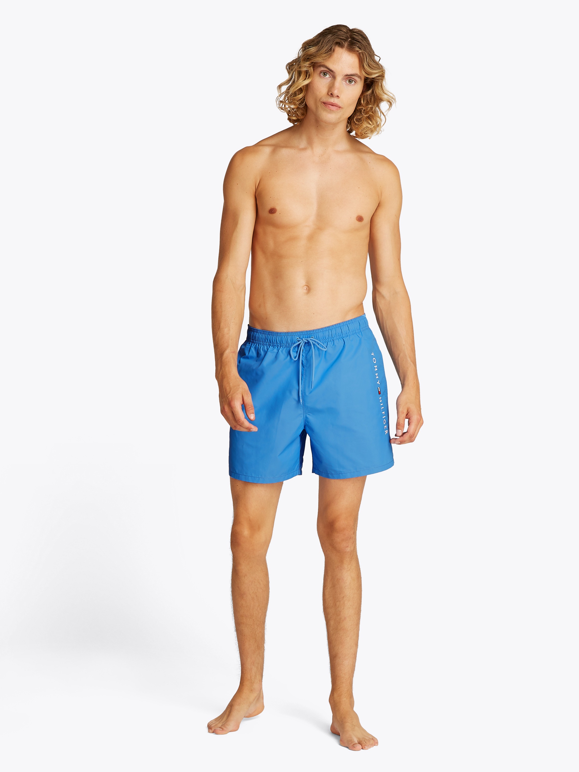 Tommy Hilfiger Swimwear Badeshorts »MEDIUM DRAWSTRING«, mit Logostickerei an der Hüfte