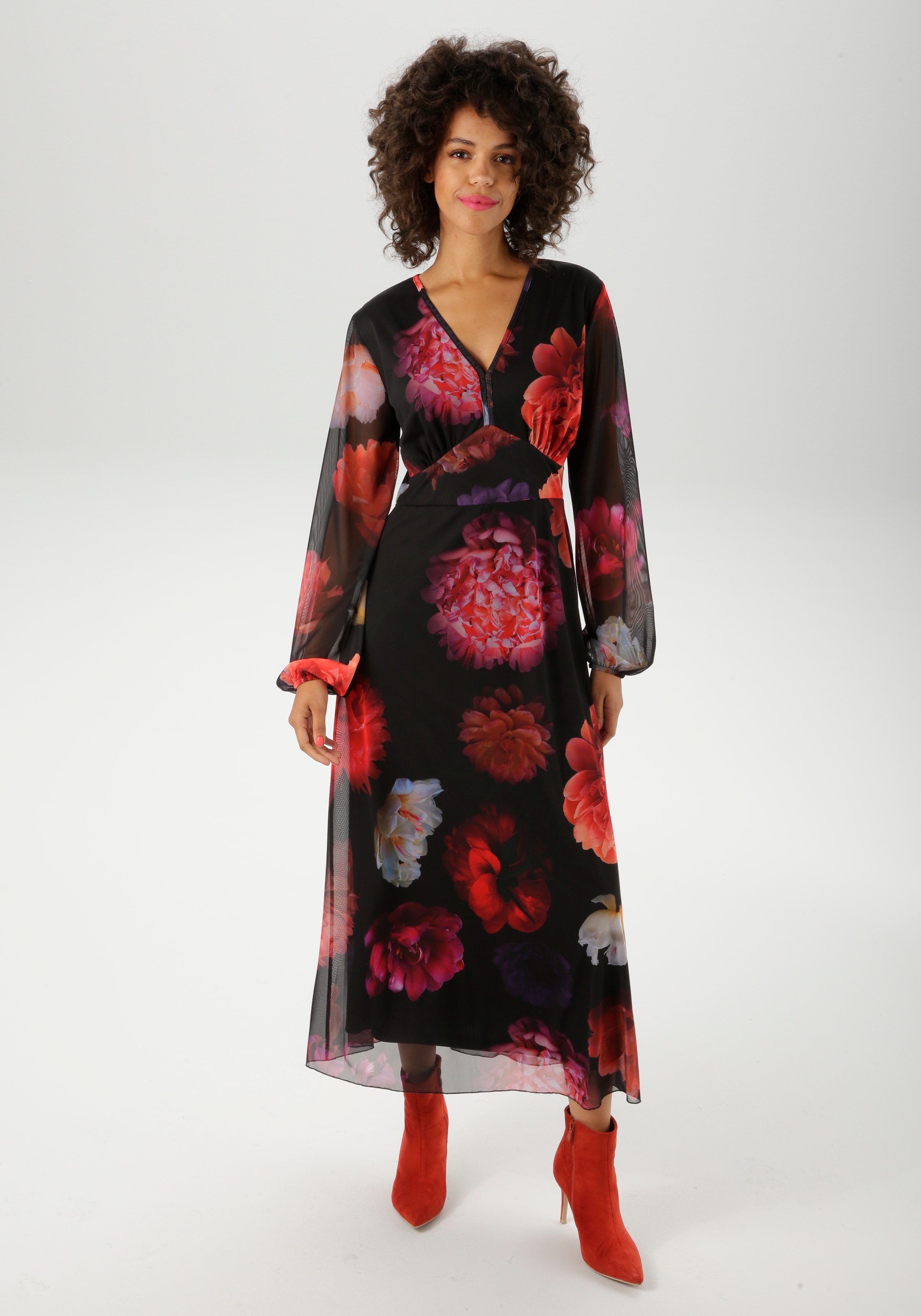 Aniston CASUAL Maxikleid, mit farbenfrohen, grossflächigen Blüten bedruckt - NEUE KOLLEKTION