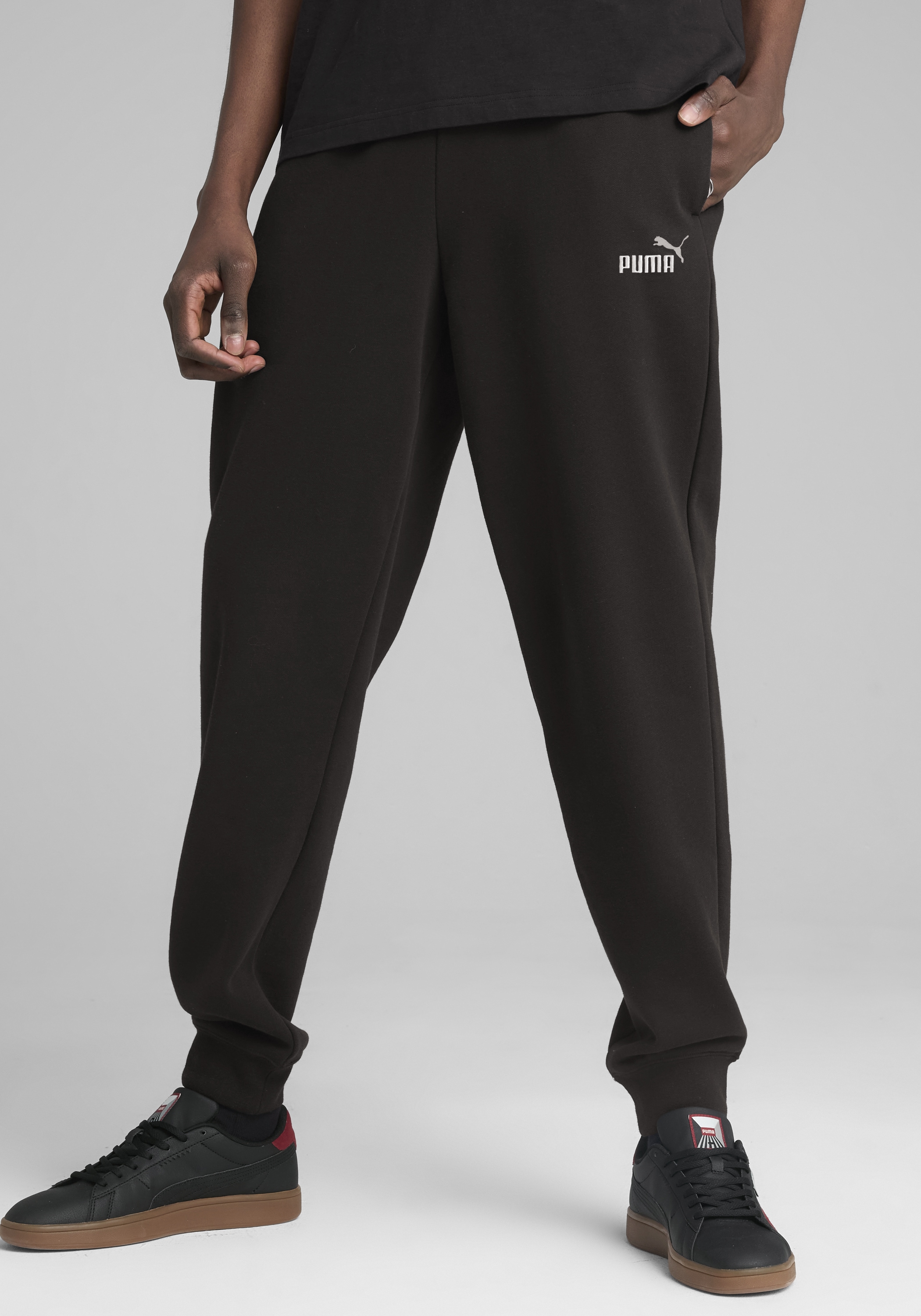 PUMA Pantalon de survêtement »ESS 2 COLOR NO 1 LOGO SWEATPANTS FL CL«  Pantalon de jogging, taille élastique avec cordon intérieur