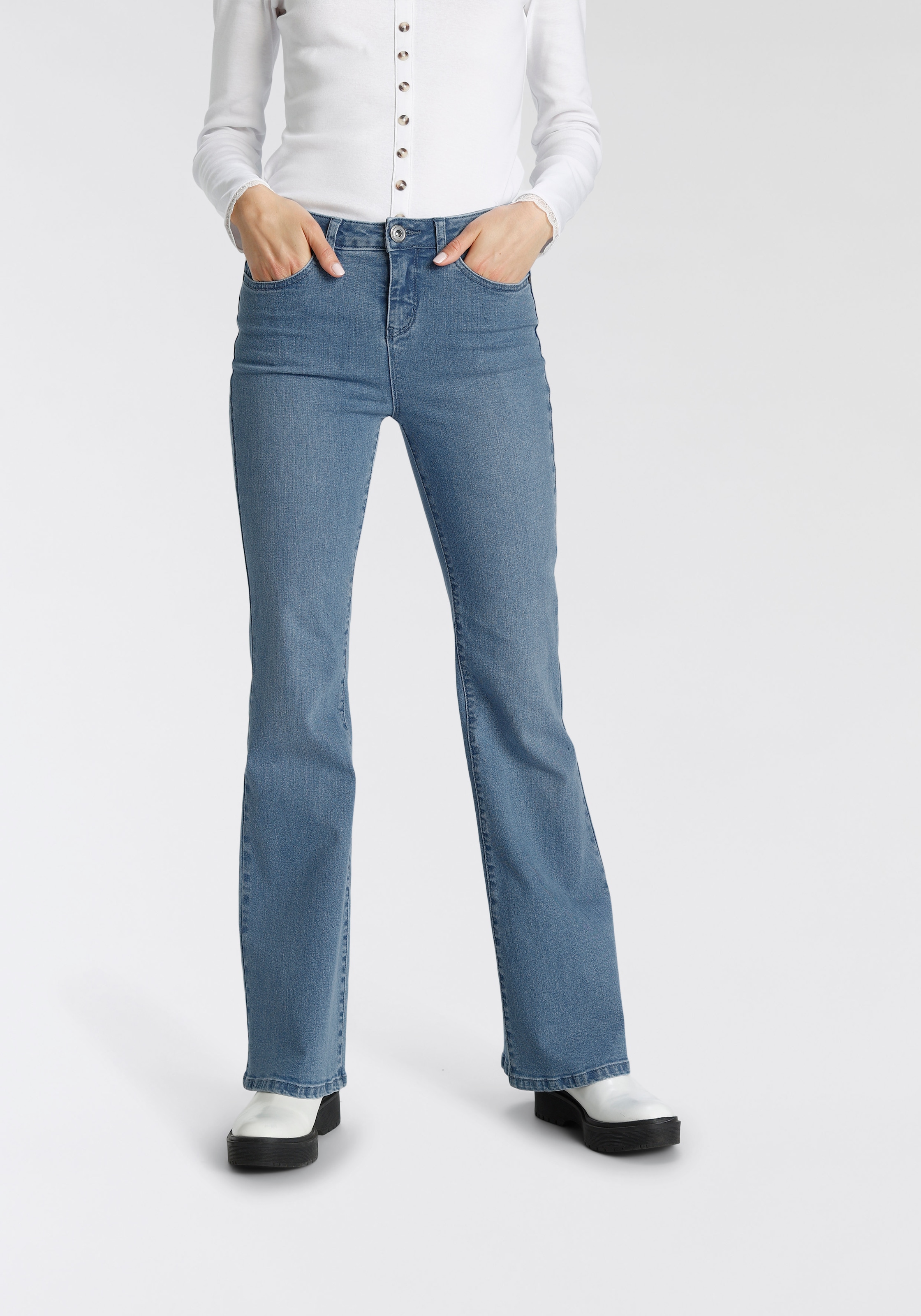 High-waist-Jeans, in Flared Form im 5-Pocket-Style