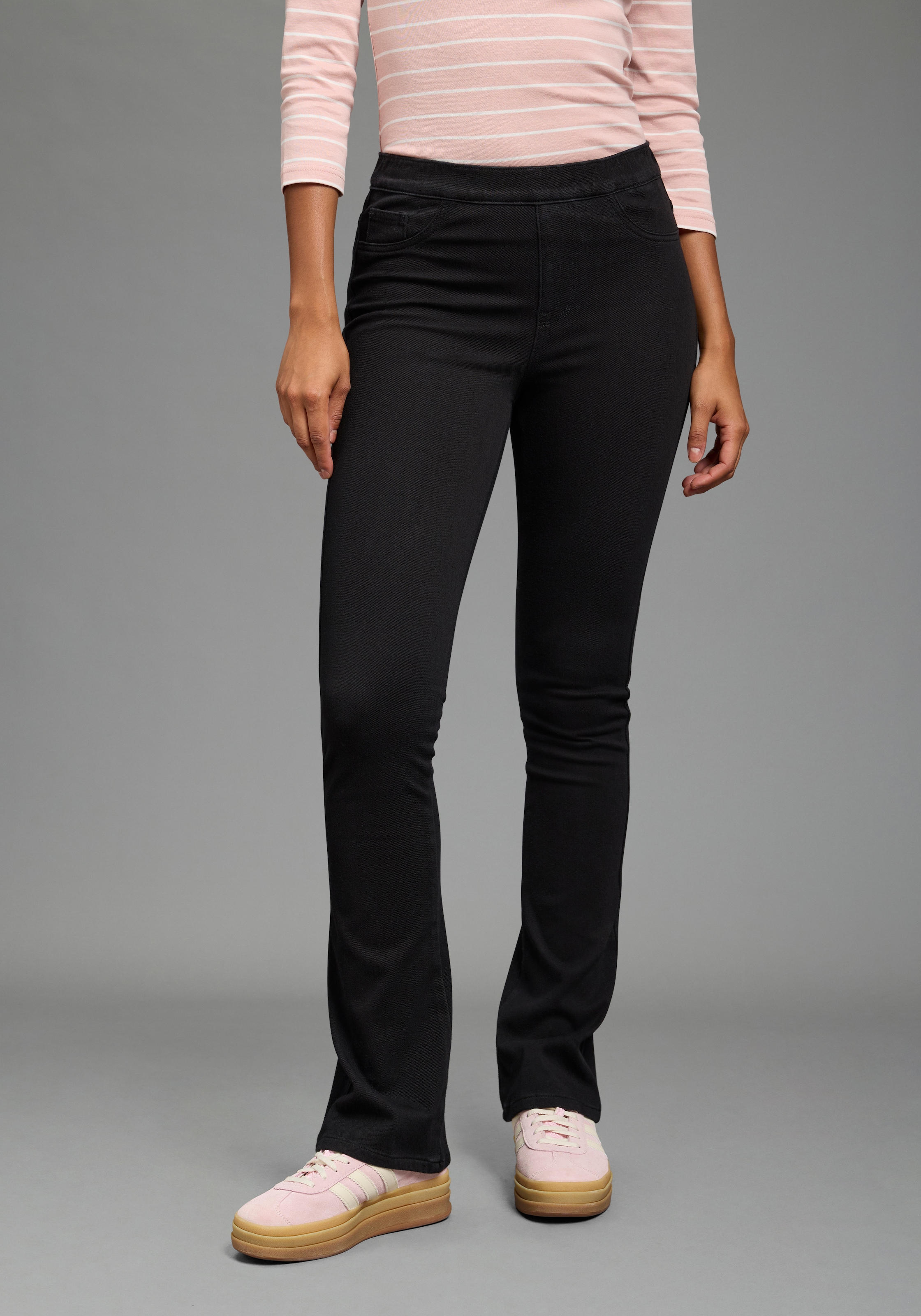 Arizona Jeggings en jeans »im 4 Way Stretch, Quer- und Längselastisch, Bootcut« coupe très slim, forme bootcut, hauteur normale de taille