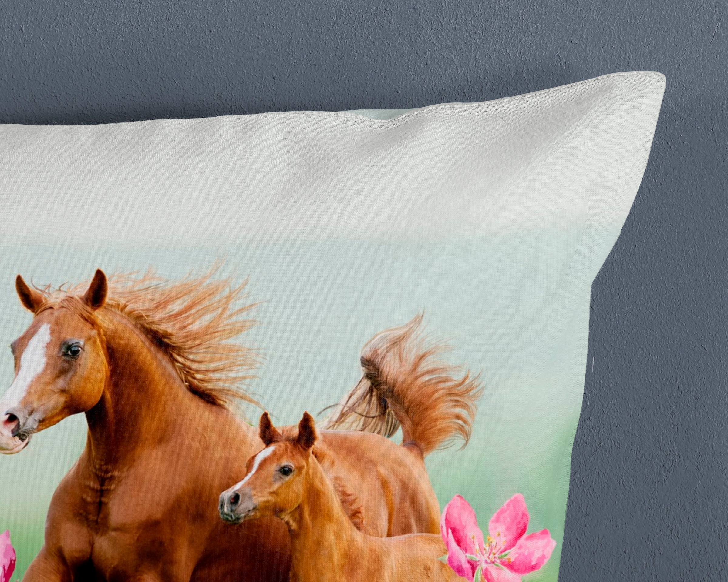 PURE luxury collection Kinderbettwäsche »Melice«, Mikrofaser, 135x200, Pflegeleicht, Reissverschluss, Wende, Kind, Pferd
