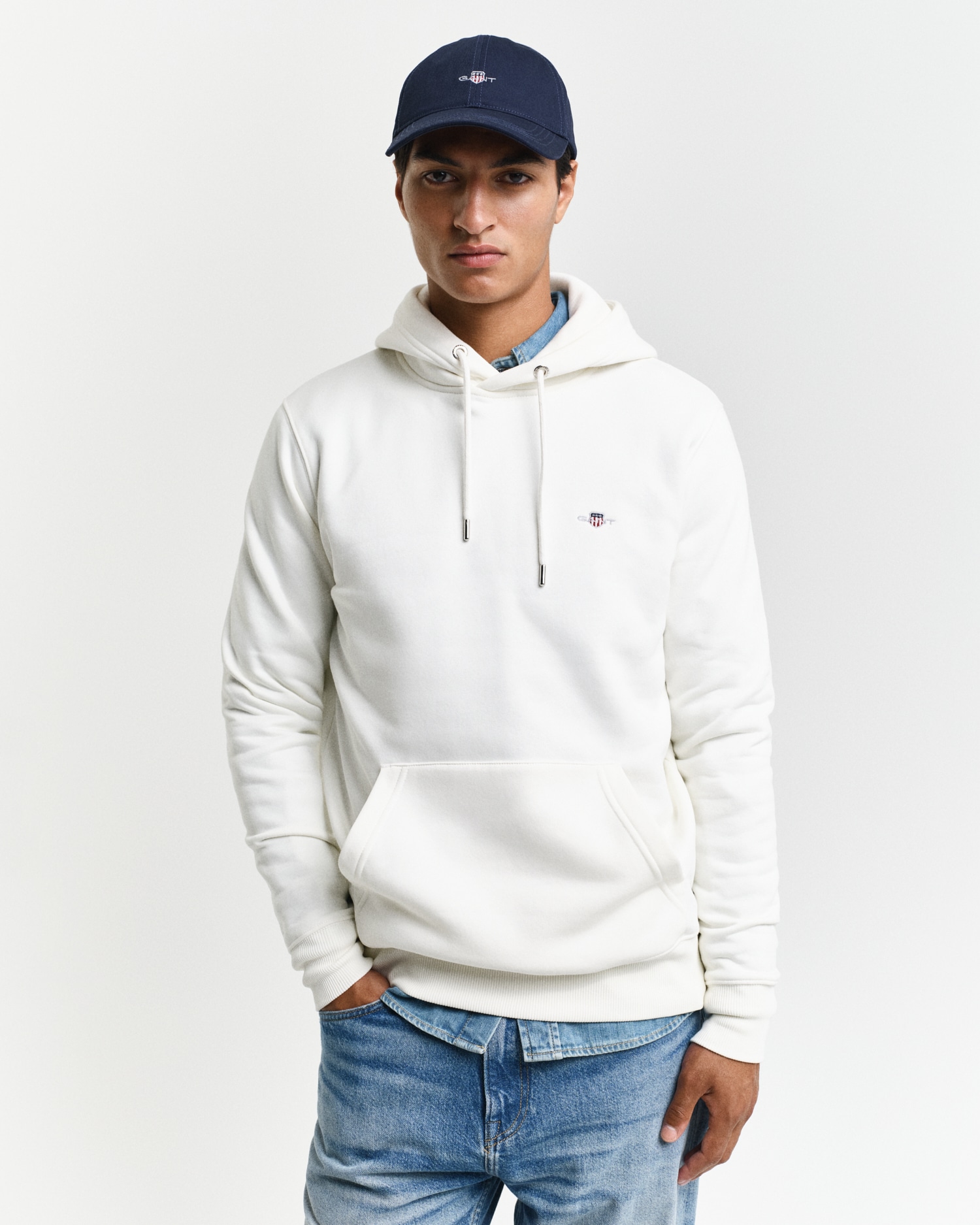 Gant Hoodie »REG SHIELD HOODIE«, mit Logostickerei auf der Brust