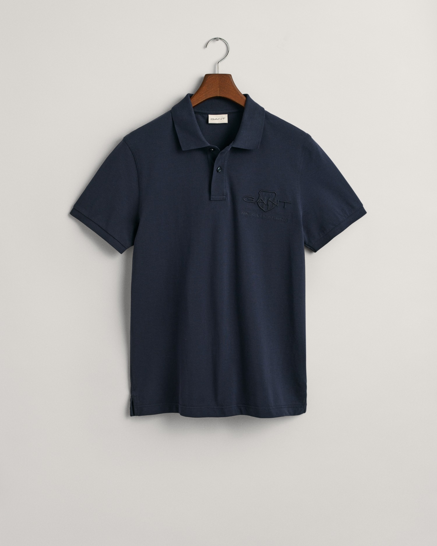 Gant Poloshirt »REG TONAL SHIELD SS RUGGER«, Ton in Ton Stickerei auf der Brust