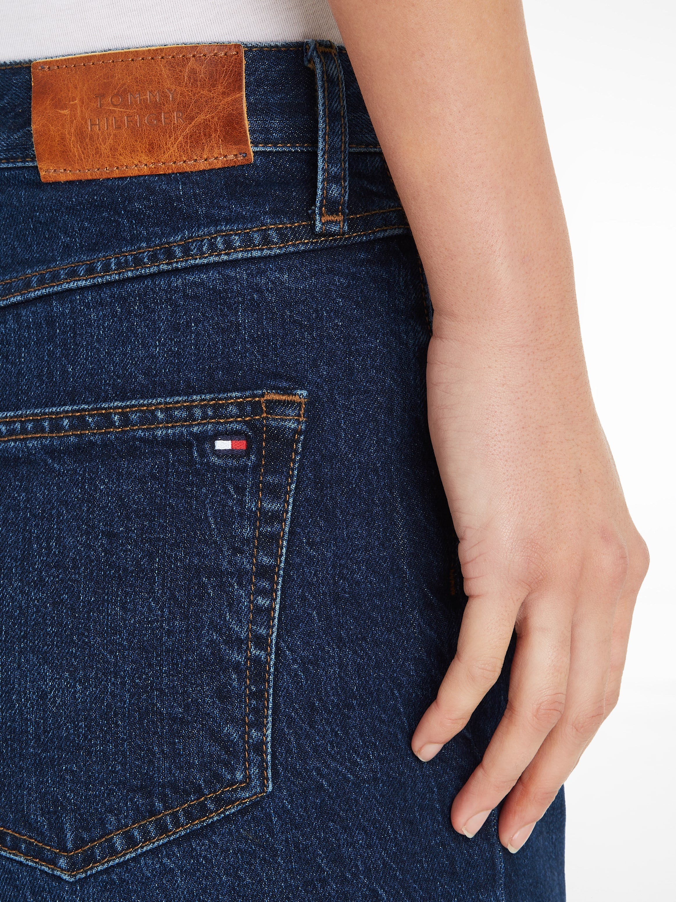 Tommy Hilfiger Straight-Jeans »RELAXED STRAIGHT HW PAM«, mit Tommy Hilfiger Logo-Badge