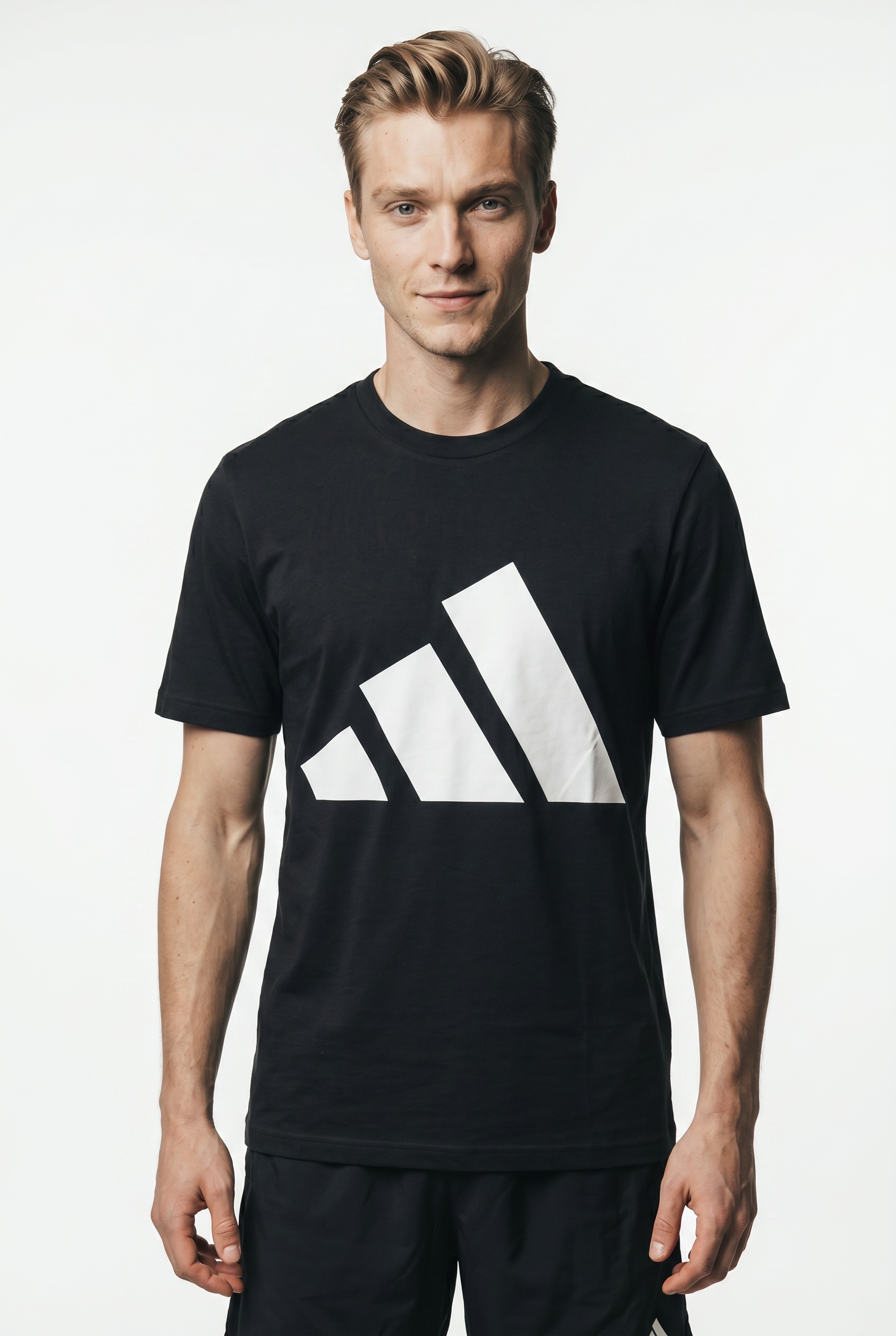 adidas Sportswear T-Shirt »ESSENTIALS BIG LOGO« klassische Silhouette, mit Rundhalsausschnitt