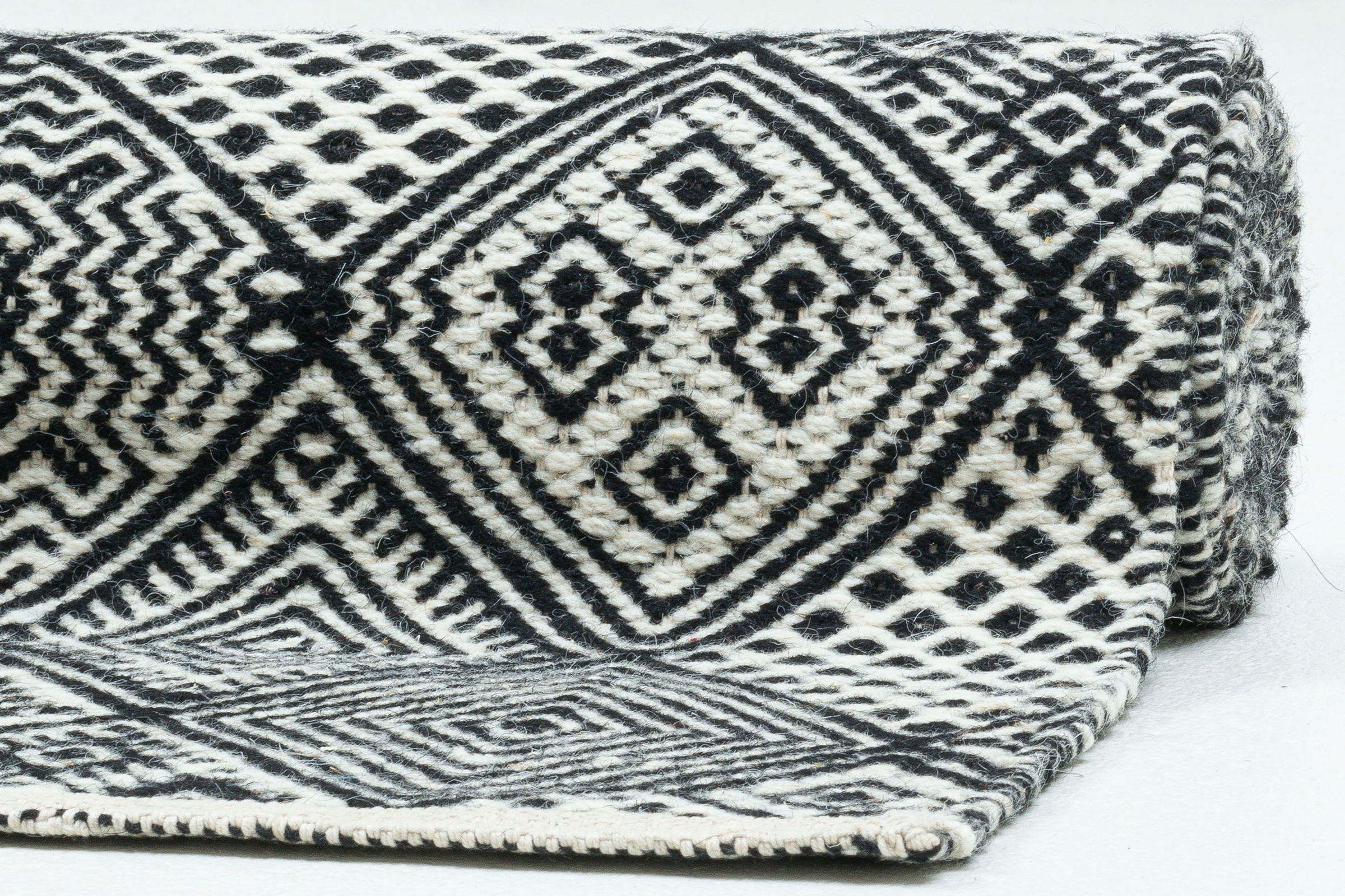 THEKO Tapis en laine »Molde - 14005« Rectangulaire 5 mm Höhe Handweb Teppich, reine Wolle, handgewebt, Scandi Design, Rauten Muster