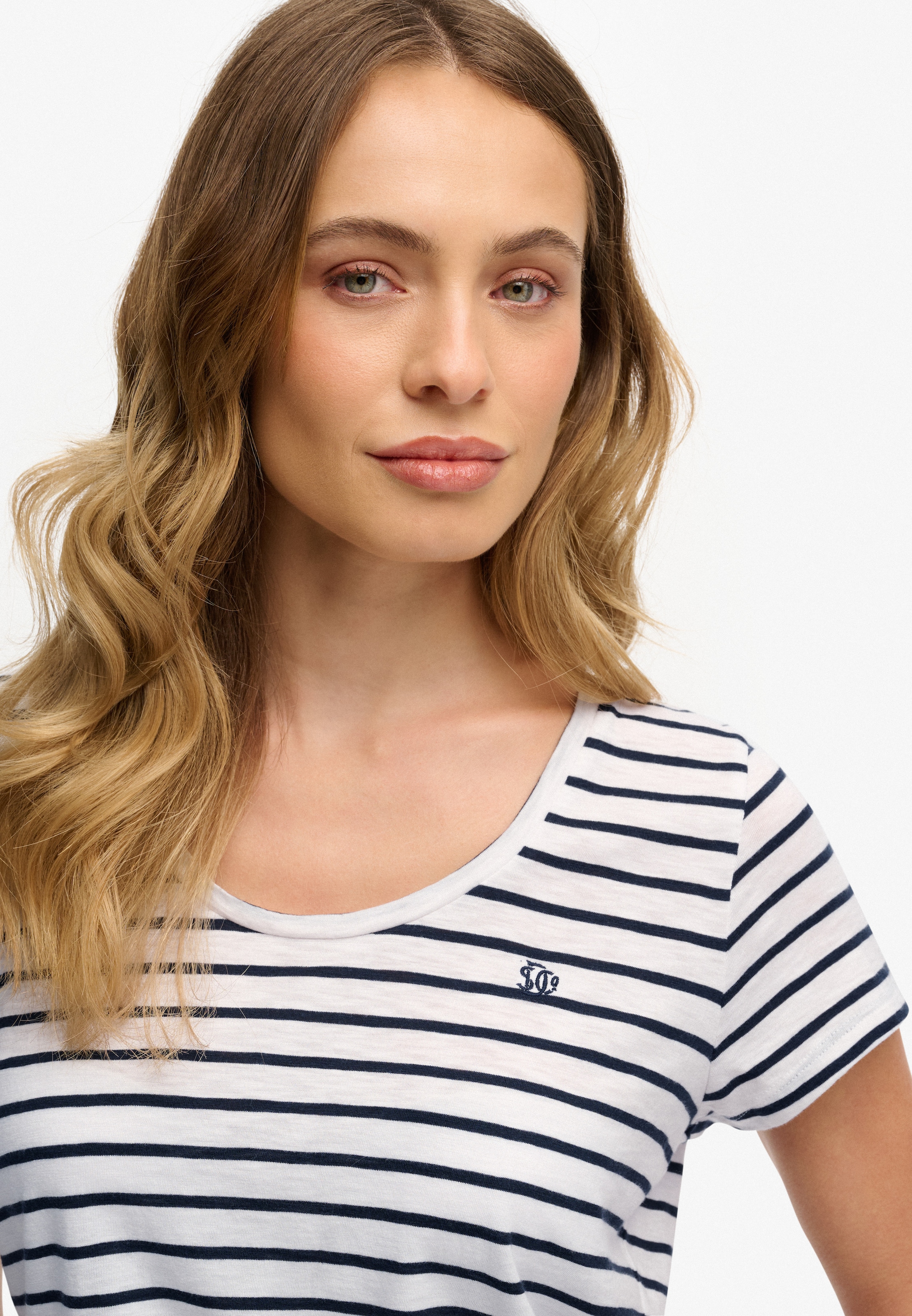Superdry T-shirt »STUDIOS SCOOP NECK TEE«