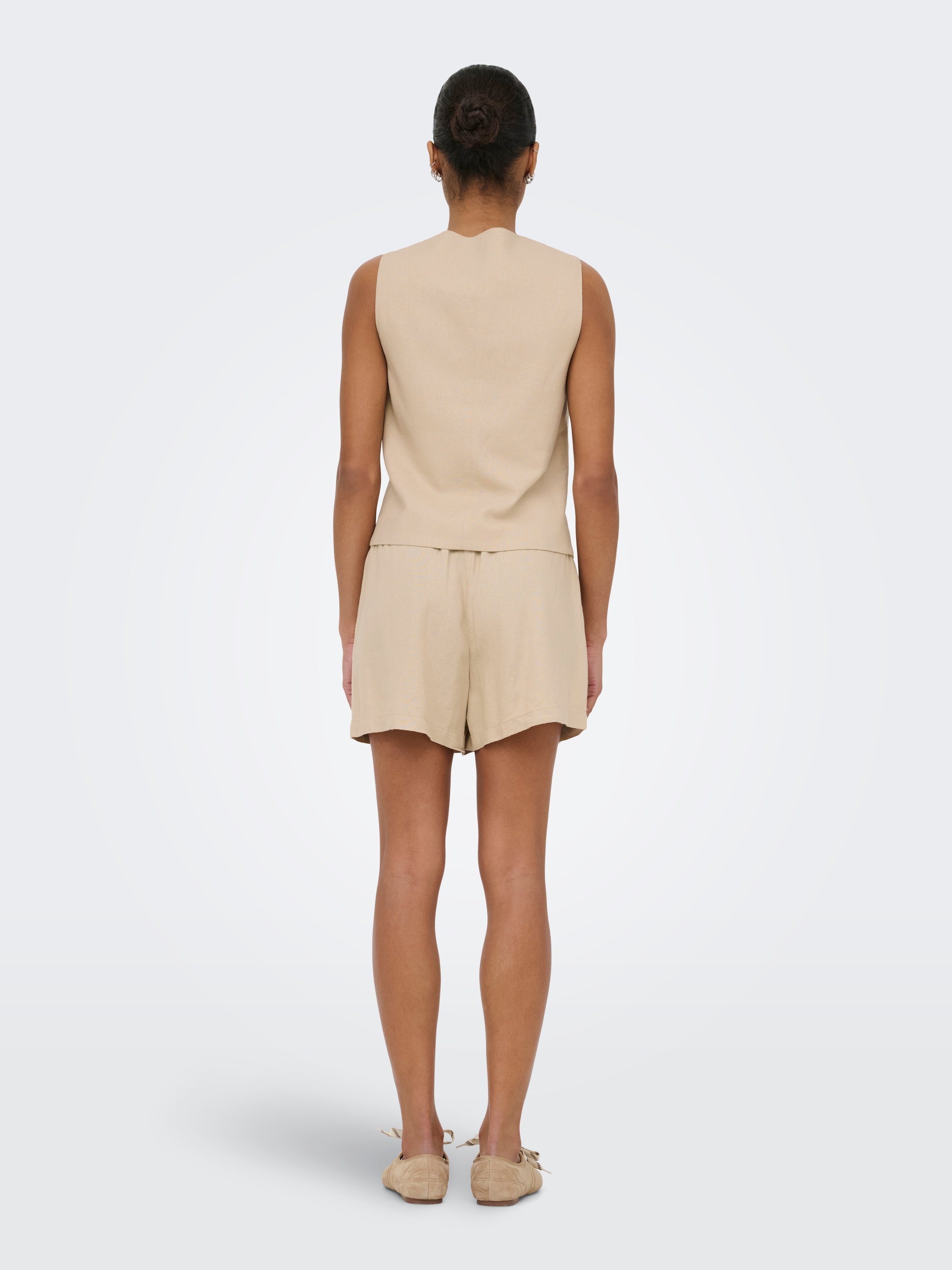 ONLY Short »ONLGOA MW LIN BL PULL-UP SHORTS CC PNT«  mit Leinen