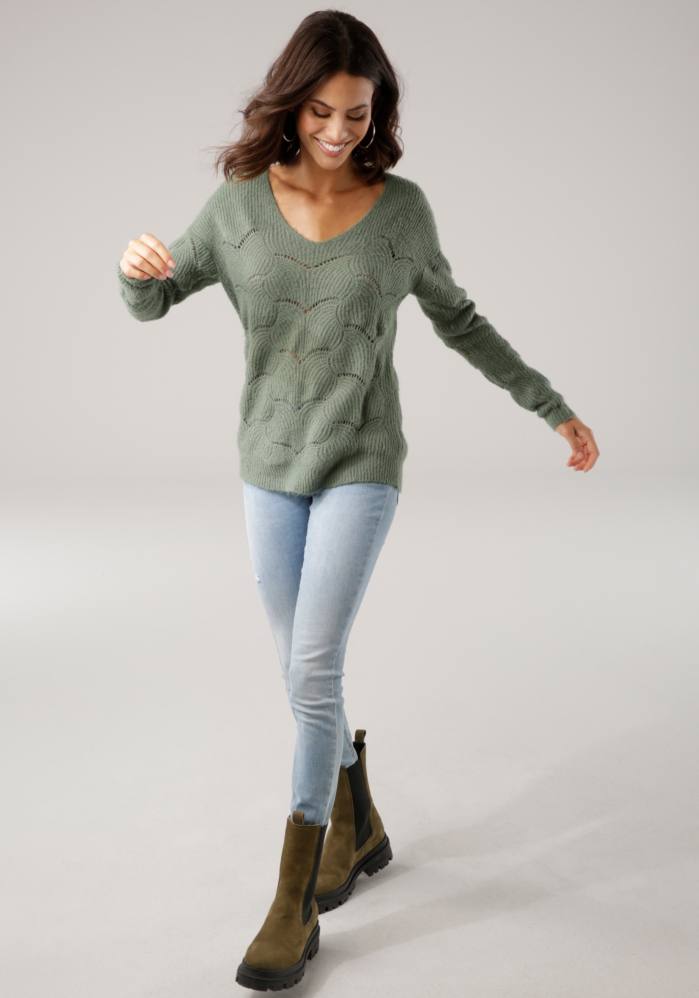 Laura Scott V-Ausschnitt-Pullover, mit modischem Strickmuster