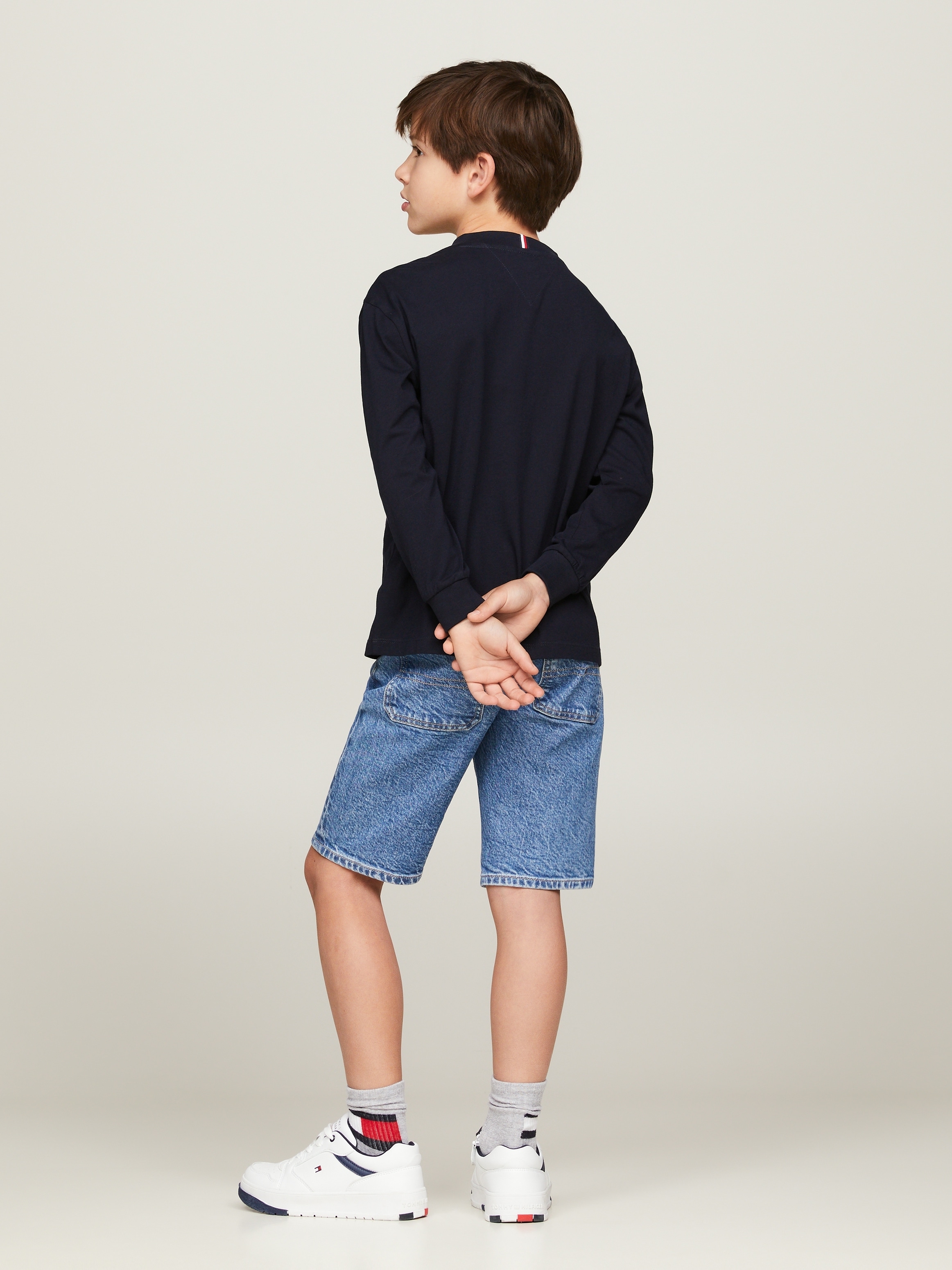 Tommy Hilfiger Langarmshirt »ESSENTIAL TEE LS«, mit Logostickerei