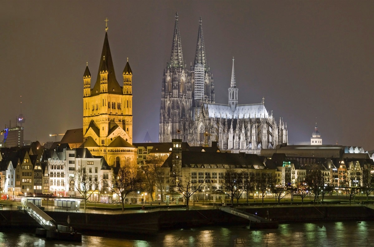 Papermoon Fototapete »Dom bei Nacht«