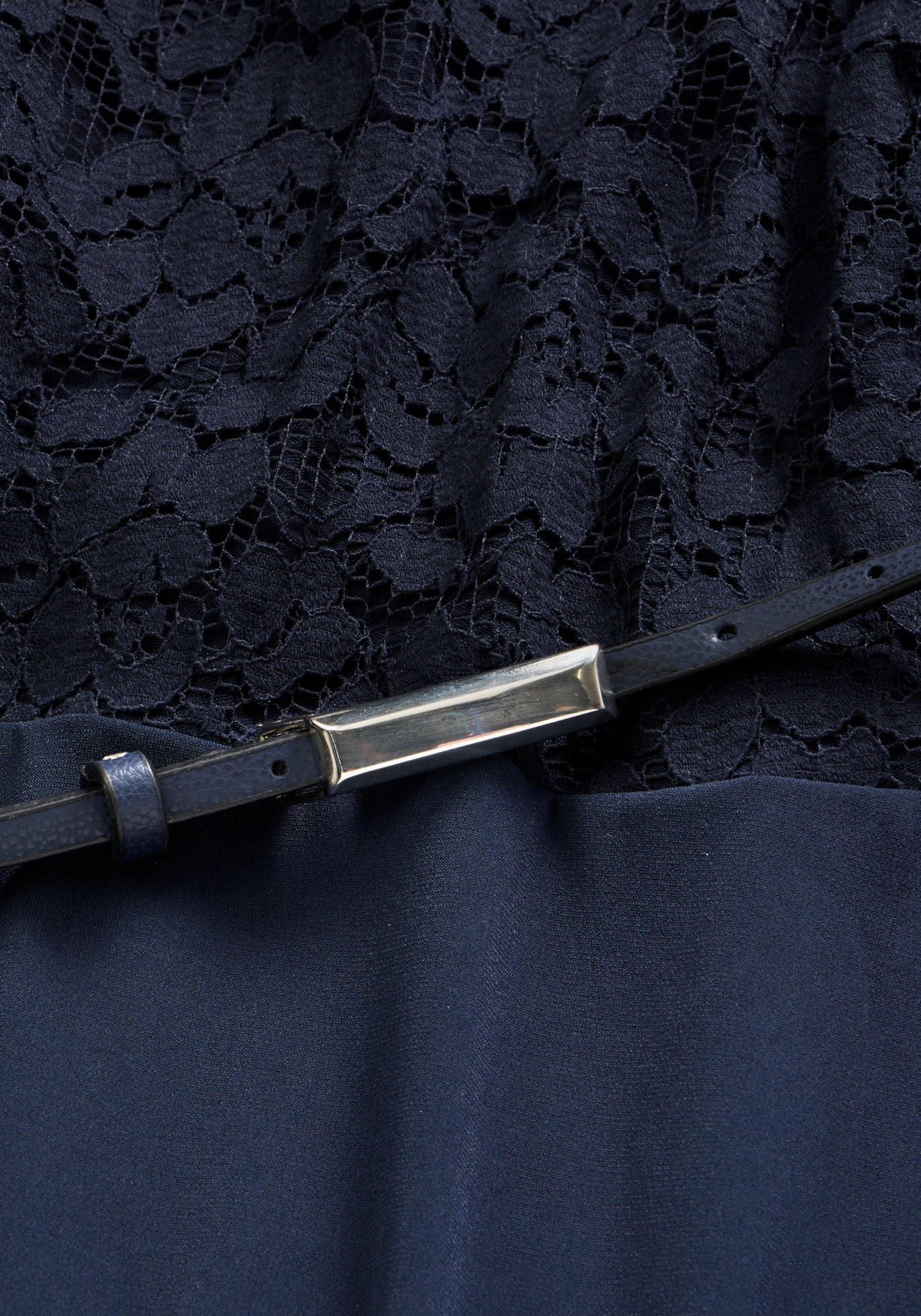 bonprix Mini-robe festlicher Stil, mit kurzem Arm, ausgestellte Passform