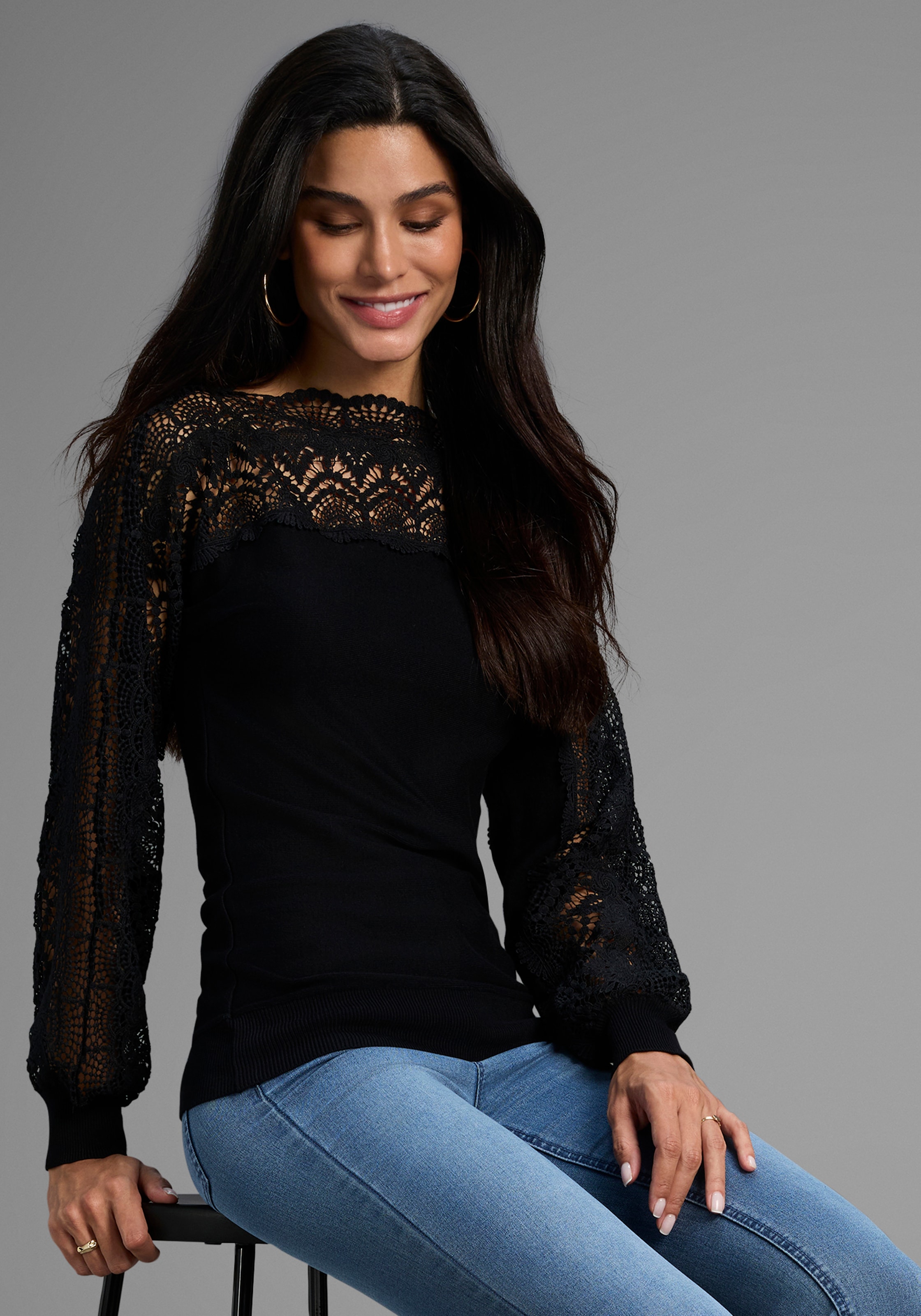 Image of Bruno Banani Strickpullover mit Spitze auf Ärmel und Schulter