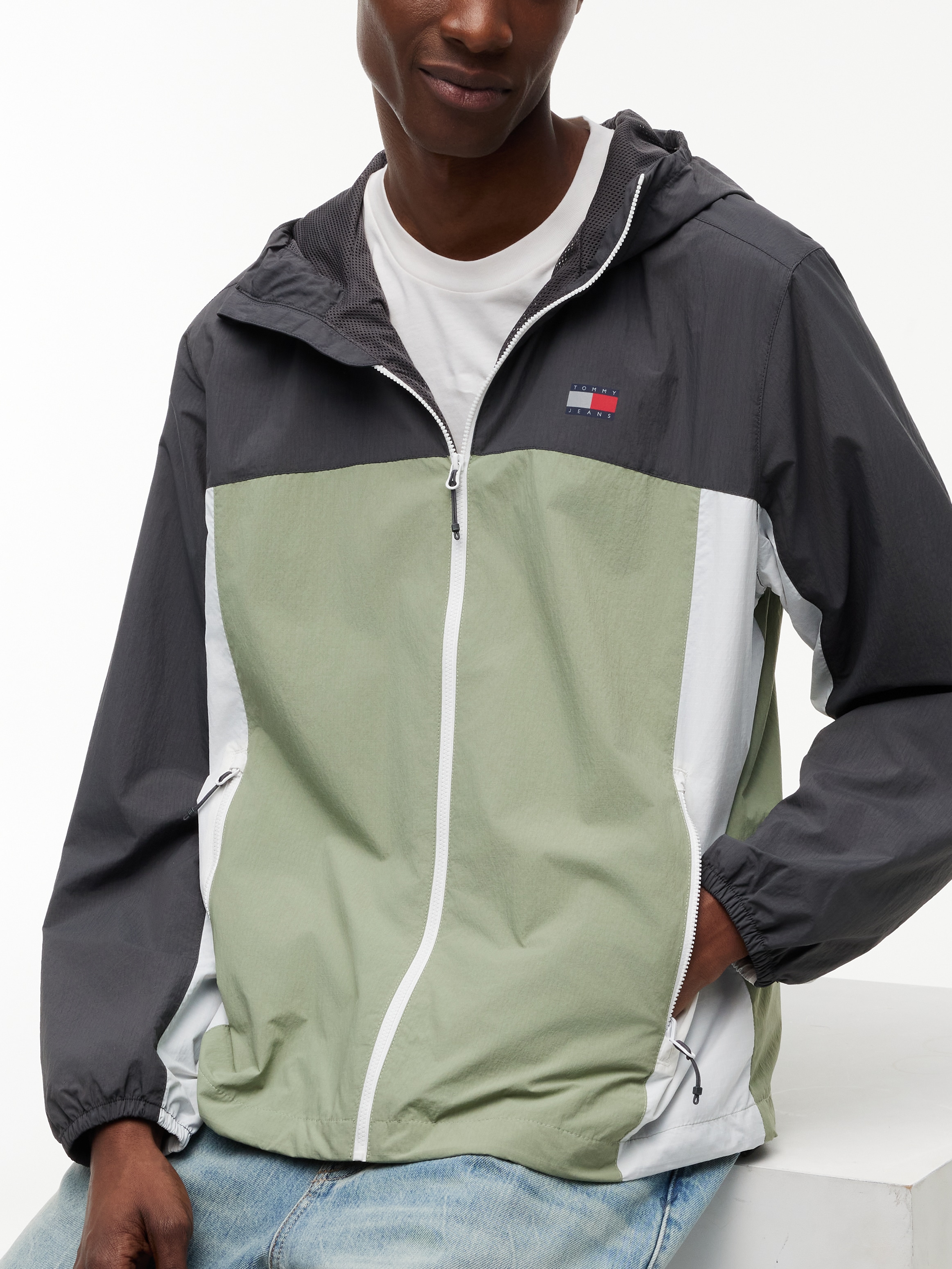 Tommy Jeans Coupe-vent »TJM CHICAGO PACKABLE« avec capuche pliable, coupe décontractée