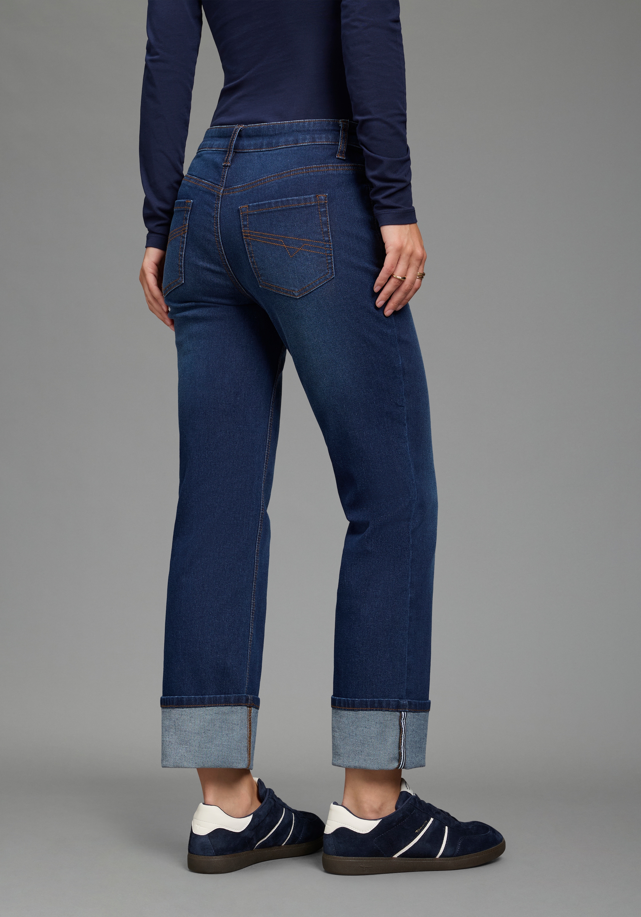 Arizona Straight-Jeans »mit Turn-Up« gerader Straight-Fit, langer Schnitt, mit Knopf- und Reissverschluss