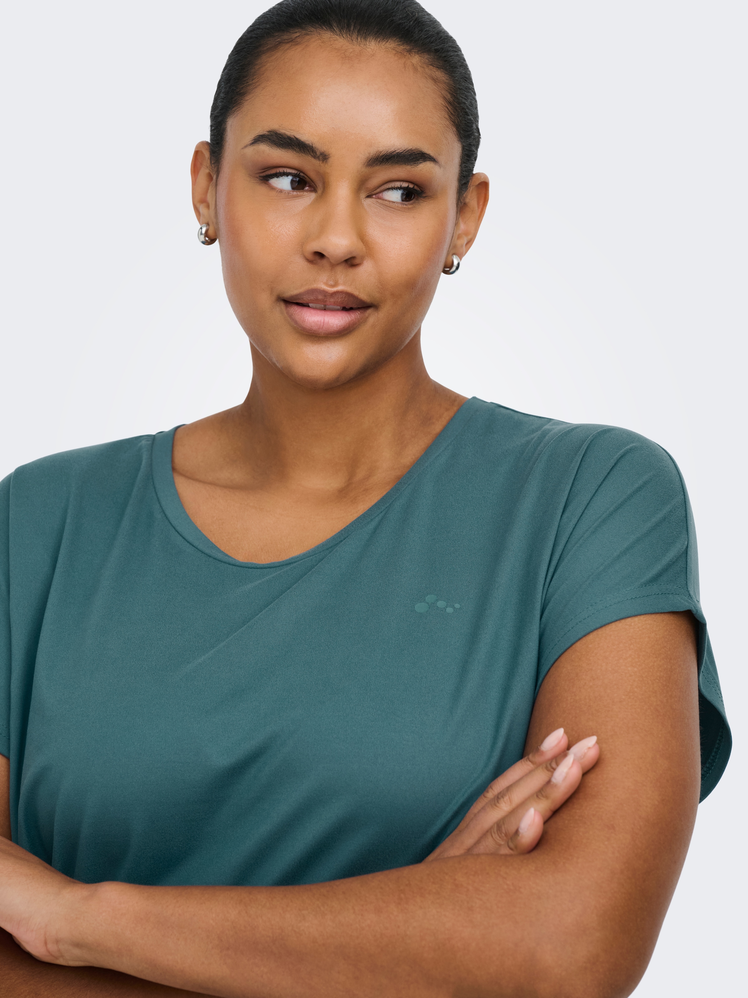 ONLY Play T-shirt fonctionnel »ONPAUBREE SS LOOSE TRAIN TEE CURVY NOOS« Relaxed Fit, en polyester et élasthanne, jersey uni