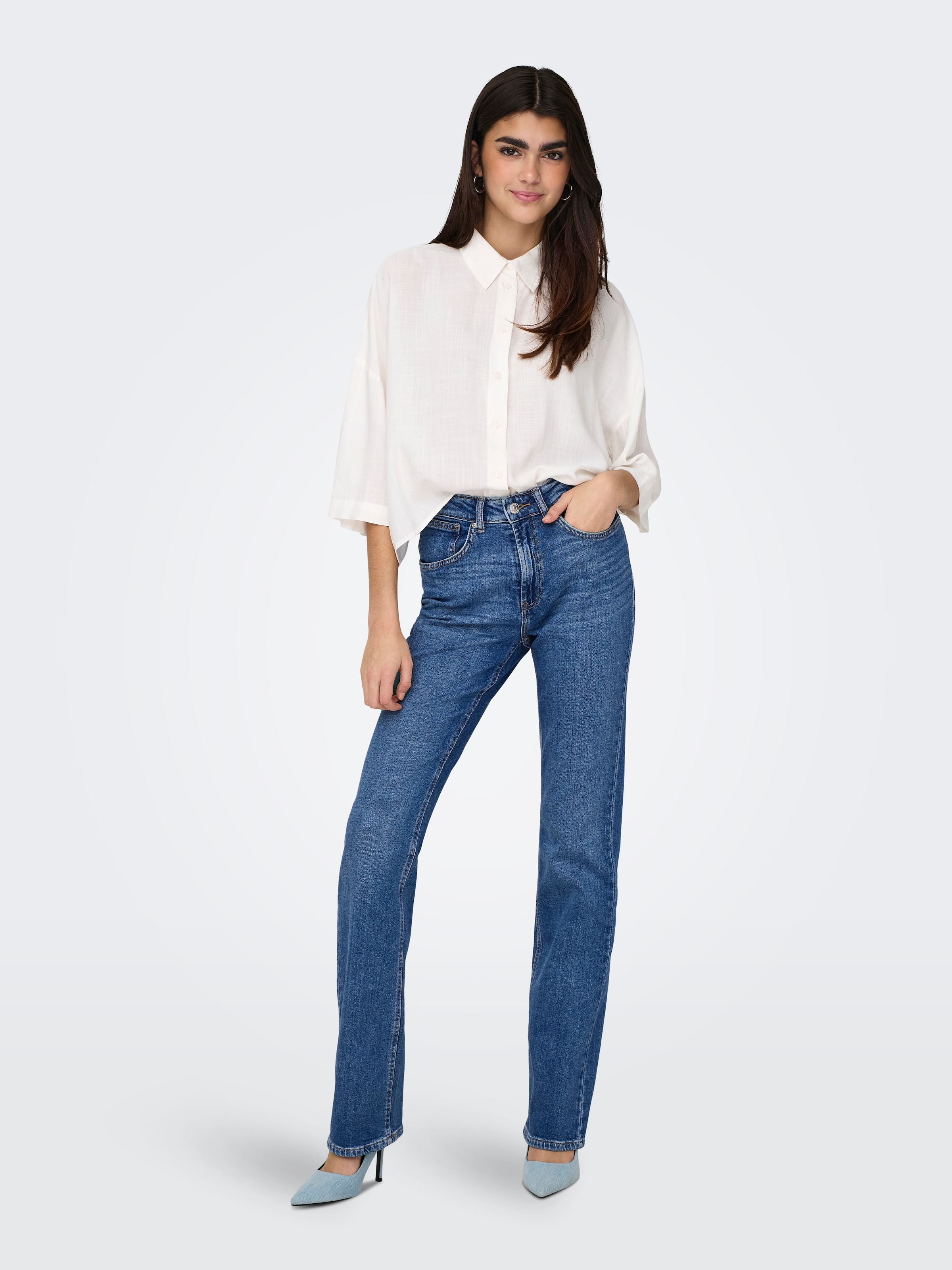 ONLY Bootcut-Jeans »ONLEVERLY MW SWEET FLARED DNM CRO187«, (Flared Jeans, Schlagjeans, ausgestellte Beinform, normale Leibhöhe), Baumwollmischung mit Stretch sorgt für ein angenehmes Tragegefühl