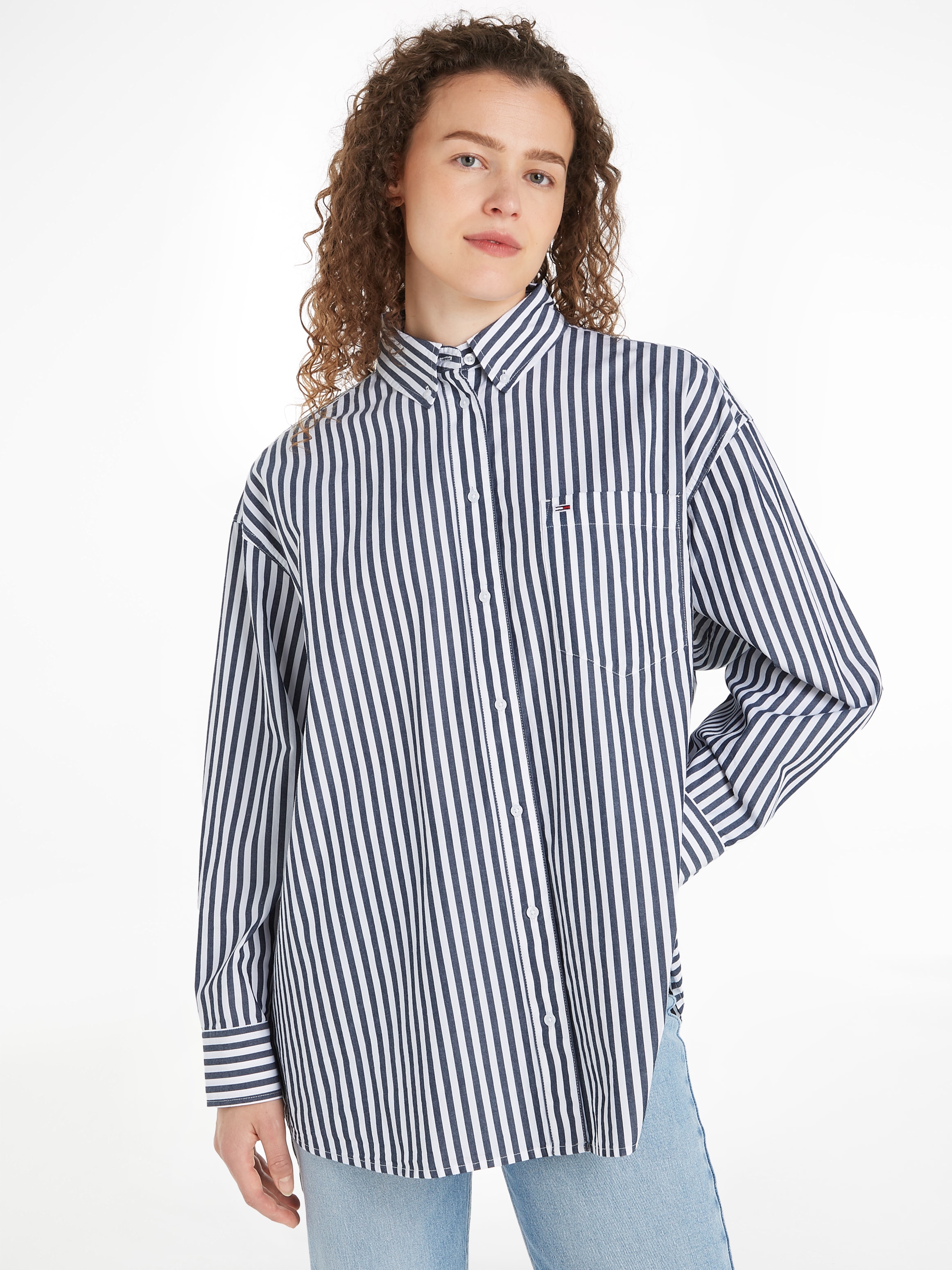 Hemdbluse »TJW OVS PINSTRIPE SHIRT«, in modischem Nadelstreifen