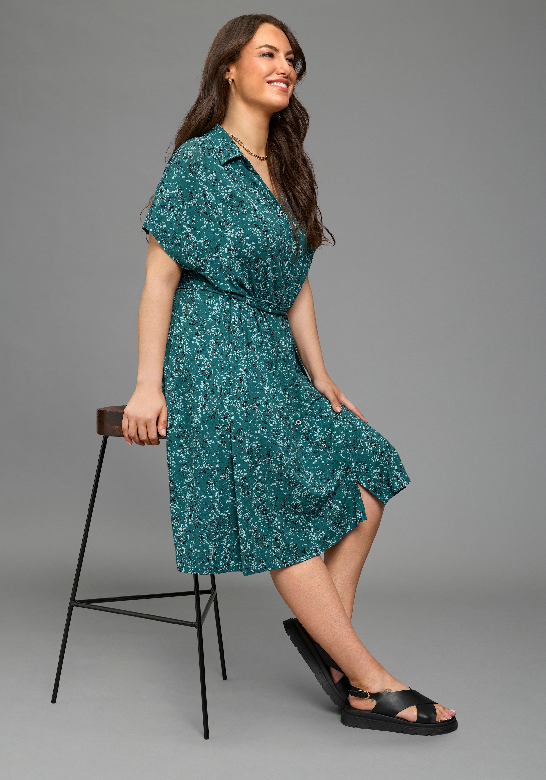 Laura Scott CURVE Robe en jersey in A-Linie mit Hemdkragen, geblümt