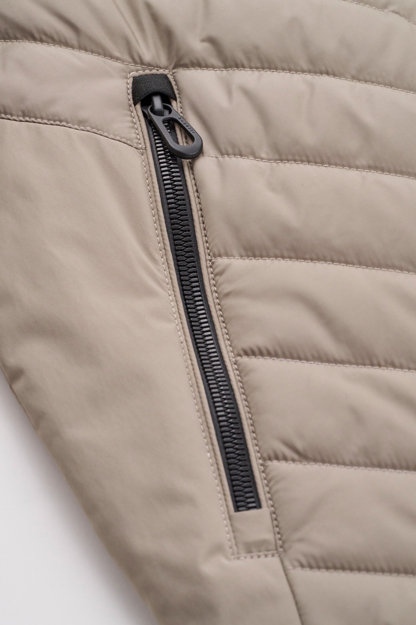 bugatti Blouson mit Kapuze mit Frontsteppung