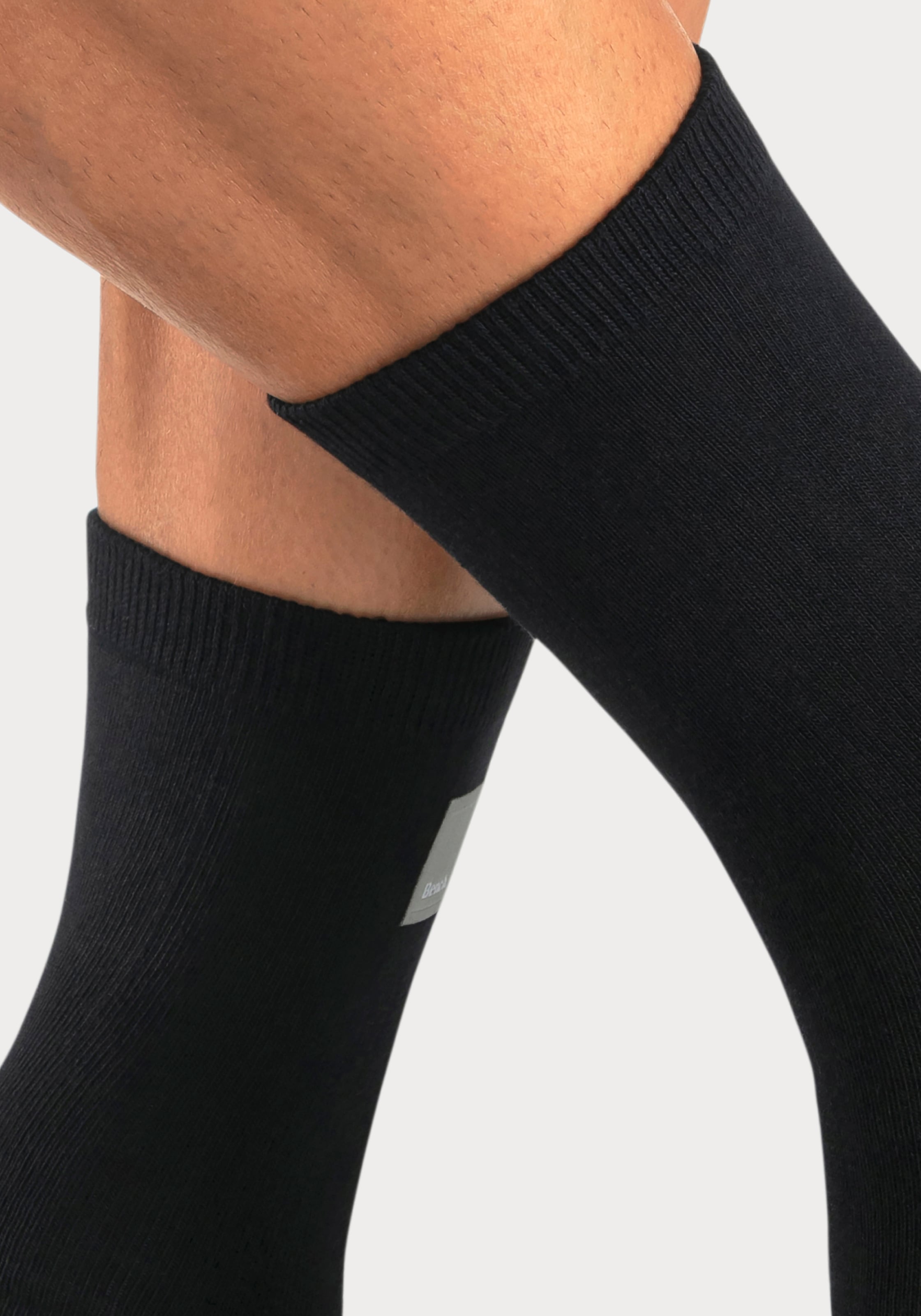 Bench. Basicsocken, (Packung, 4 Paar), mit Weblabel