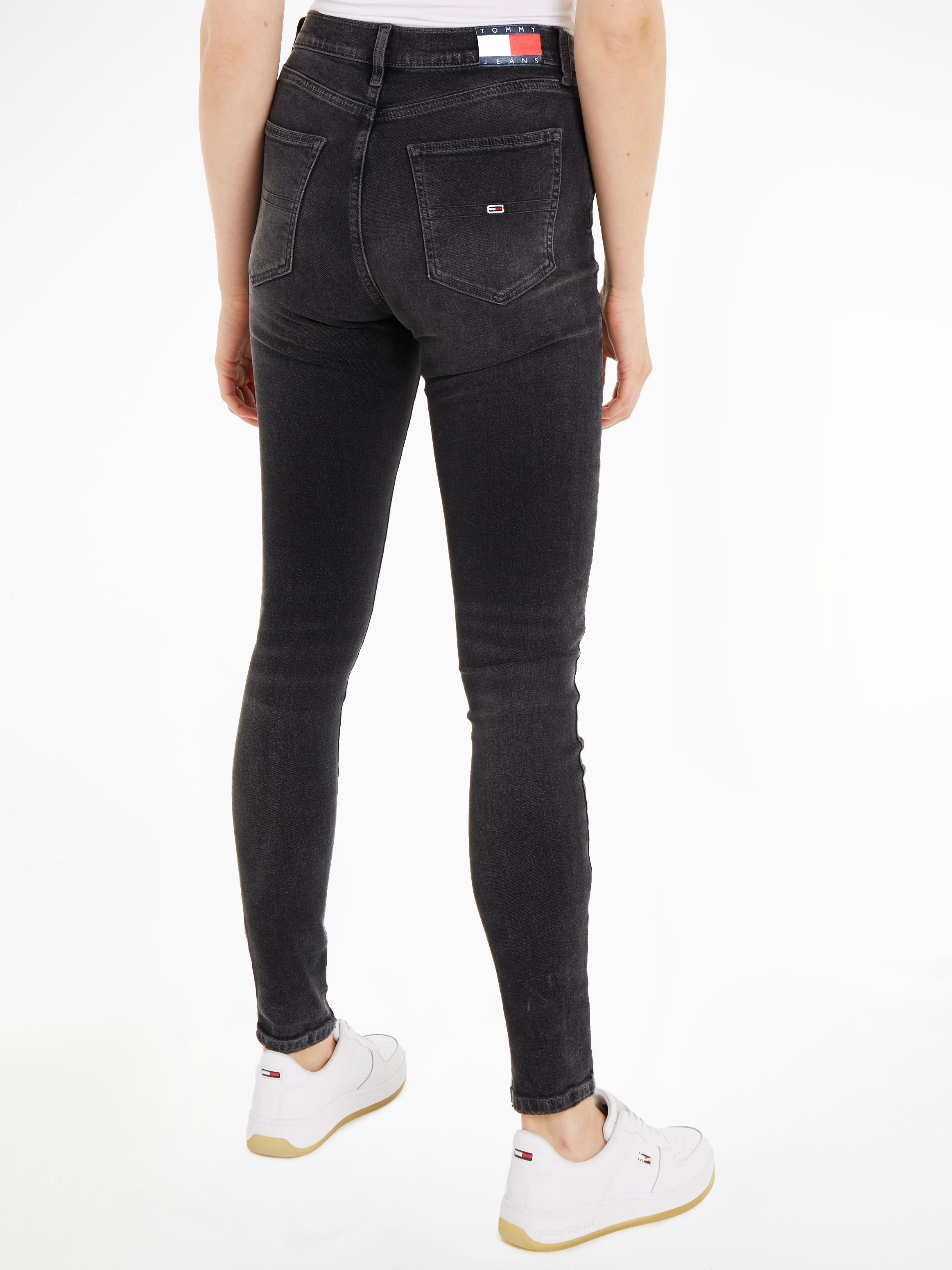 ♕ Tommy Jeans Skinny-fit-Jeans »Sylvia«, mit Tommy Jeans Markenlabel &  Badge versandkostenfrei kaufen