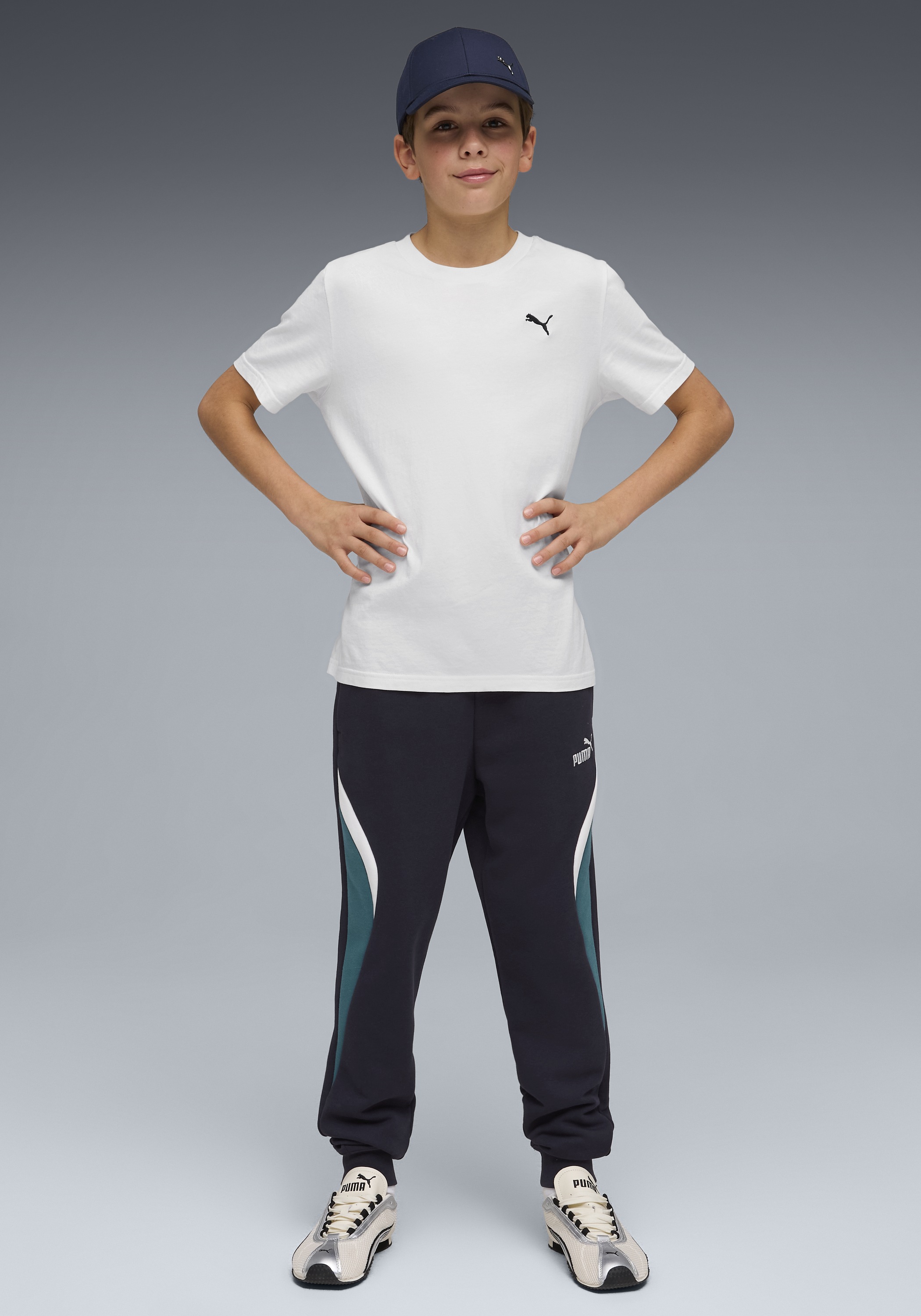 PUMA Trainingshose »ESS BLOCK SWEATPANTS TR B«  aus Baumwollmischung, Regular Fit, sportlicher Stil