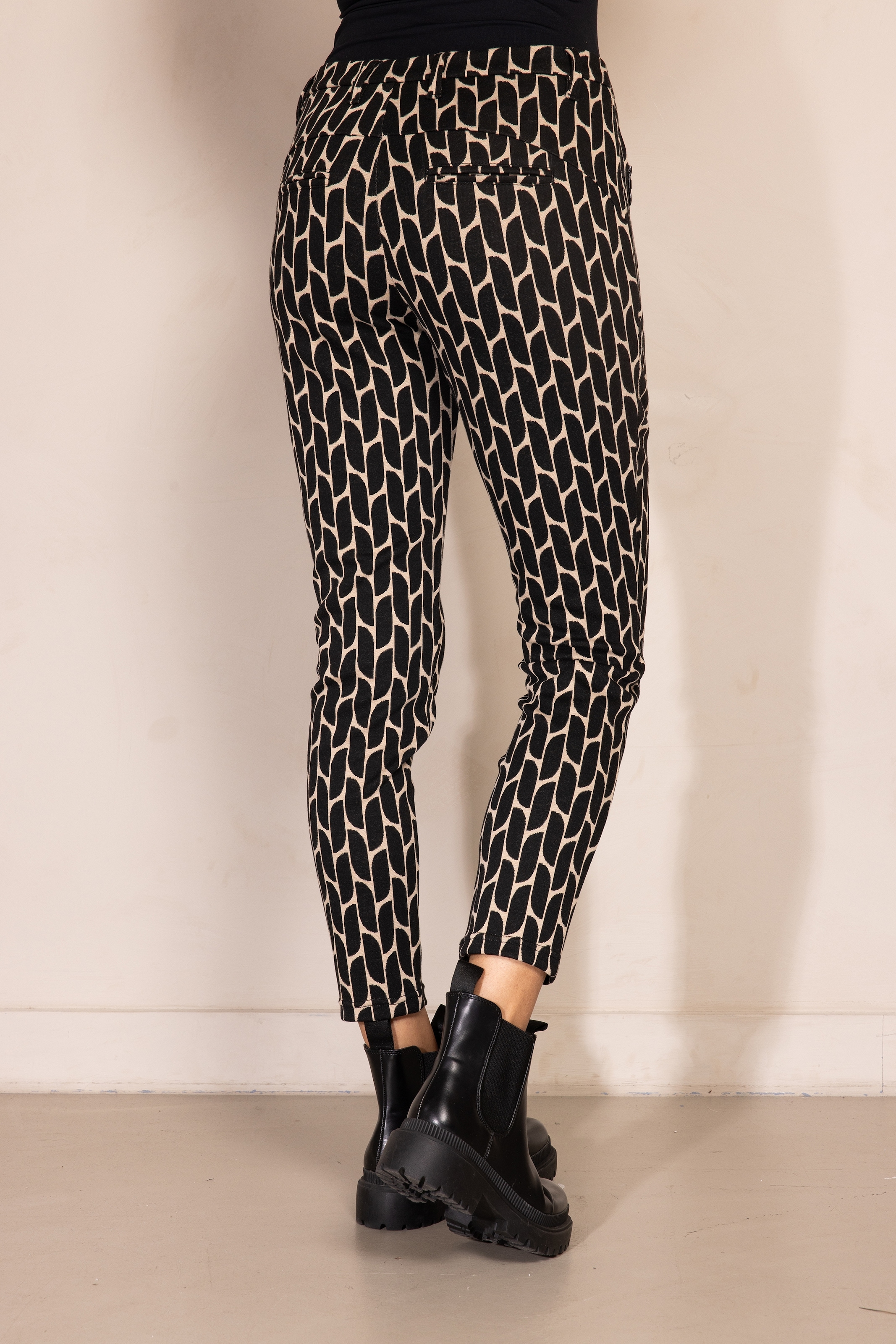 Zhrill 7/8-Hose »ZHCHIARA«, Grafisches Allover-Muster, Slim Fit, knöchellang